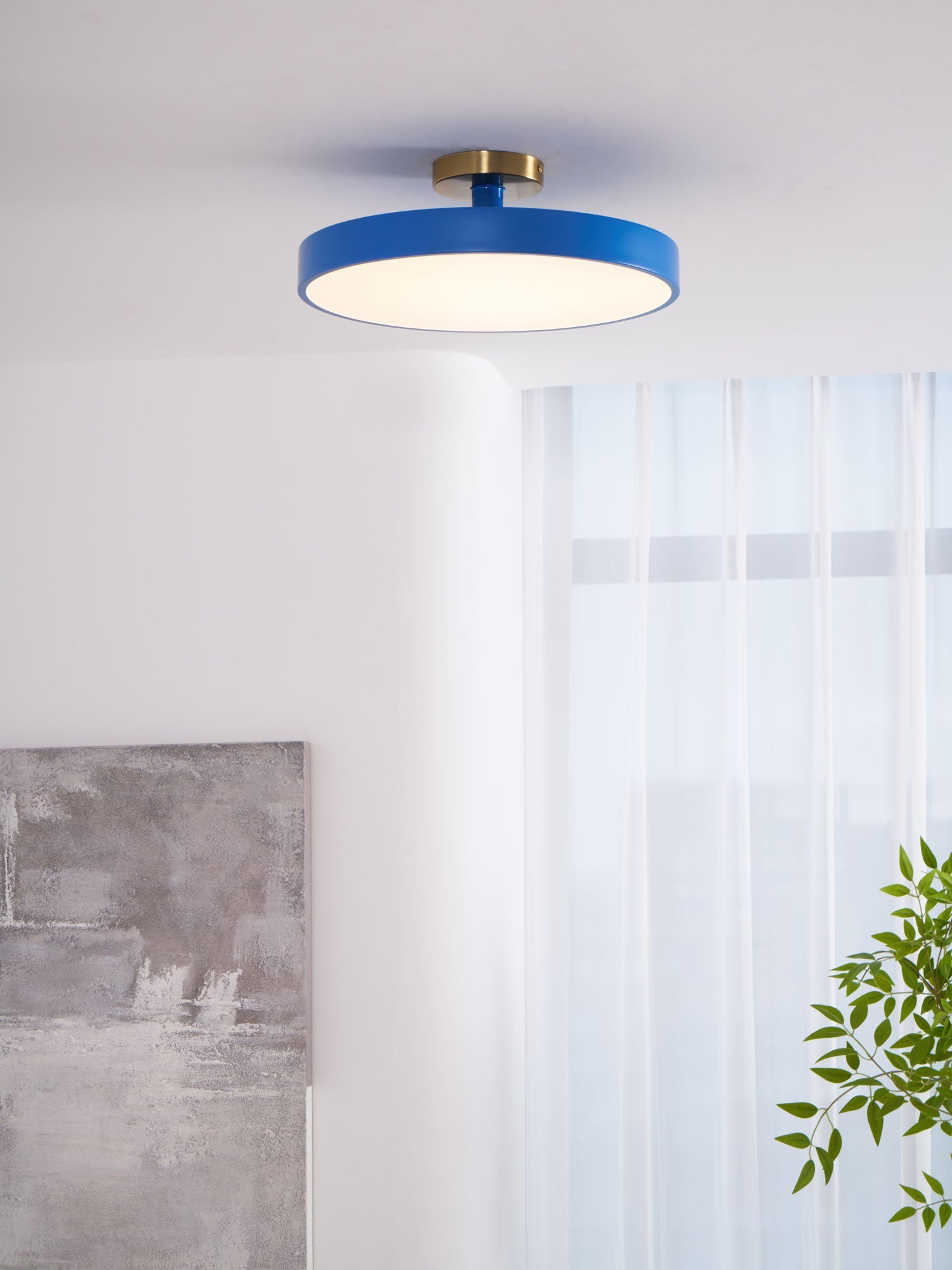 Isla Plafondlamp — Ronde Flush-Mount LED Plafonnière met Zwart Metalen Armatuur en Witte Diffuser | Ideaal voor Eetkamers, Kantoren en Moderne Interieurs | Verkrijgbaar in Zes Kleuren | Sansoti