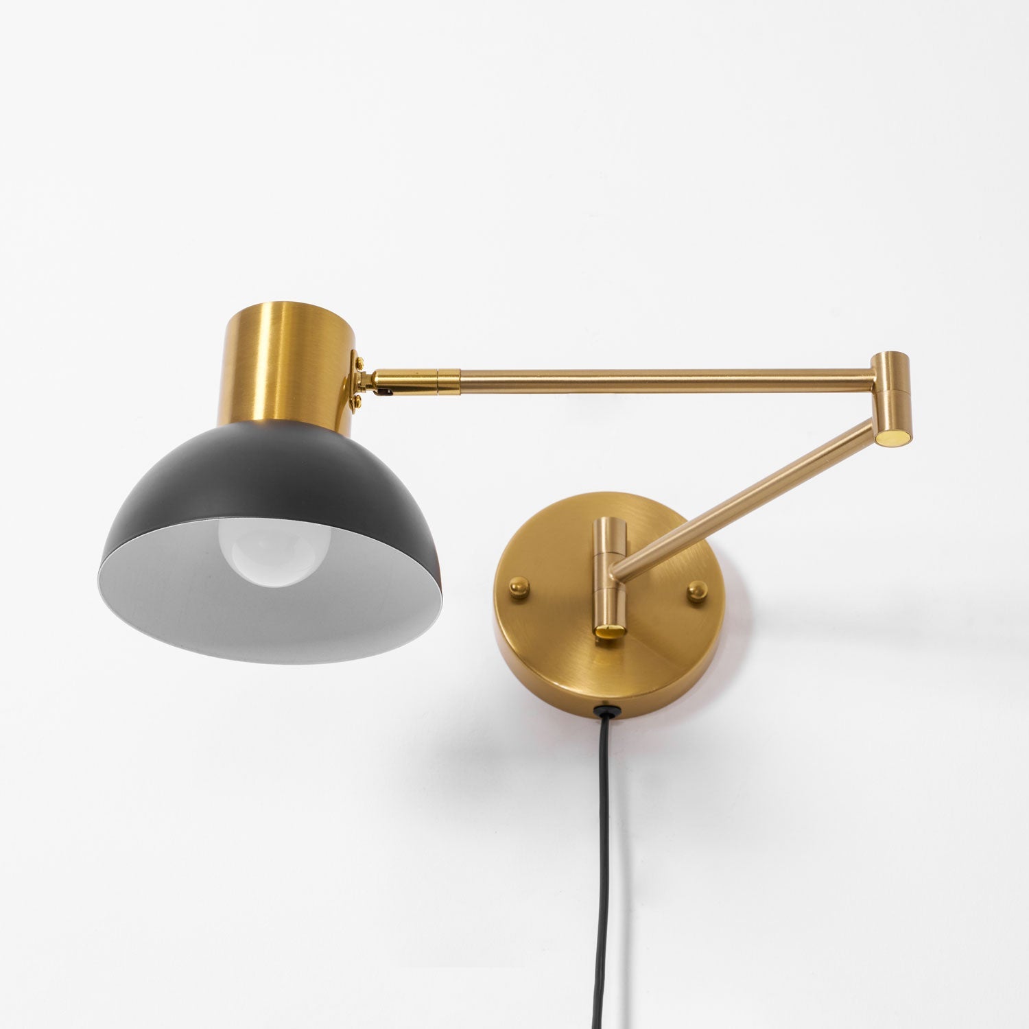 Verstelbare Wandlamp met Plug | Draaibare Arm en Zwenkkap | Perfect voor Slaapkamer en Leeshoek | Sansoti