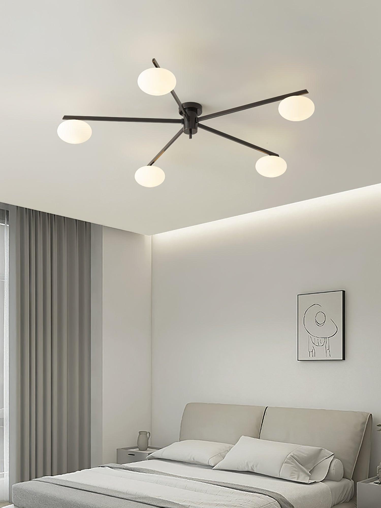 Plafondlamp met Ovale Glasbolletjes en Slanke Armen – Modern Laagprofieldesign voor Lage Plafonds in Zwart of Messing – G9 Fitting – 3-Kops, 5-Kops en 6-Kops Configuratie | Sansoti