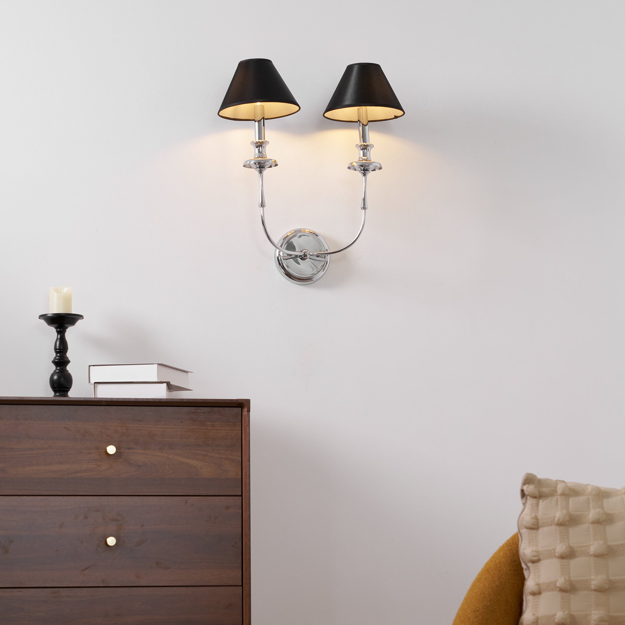 Applique Murale Moderne avec Abat-jour en Tissu Noir en Laiton, Nickel ou Noir – 1 ou 2 Points Lumineux Design | Restfield
