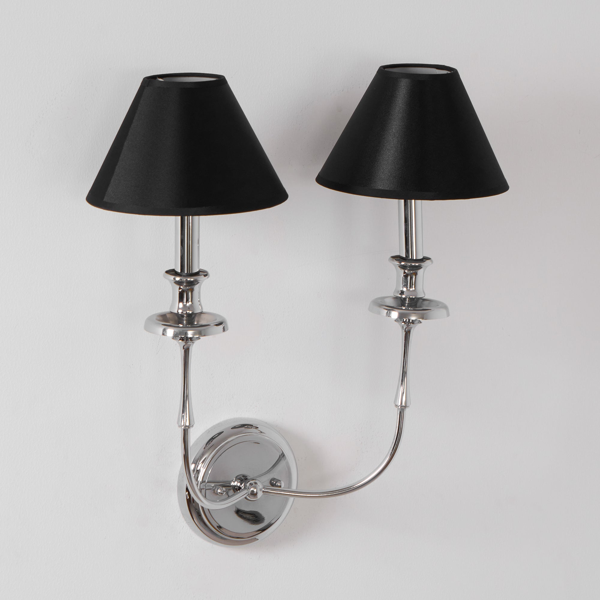 Applique Murale Moderne avec Abat-jour en Tissu Noir en Laiton, Nickel ou Noir – 1 ou 2 Points Lumineux Design | Restfield