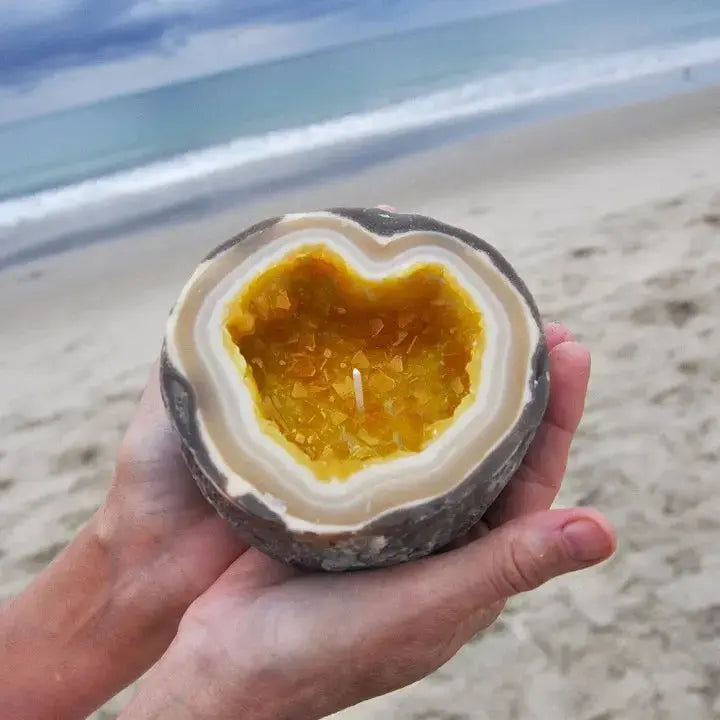 Decoratieve Geurkaars met Kristaleffect – Natuurwas in Geode-Houder voor Rust en Sfeer | Sansoti