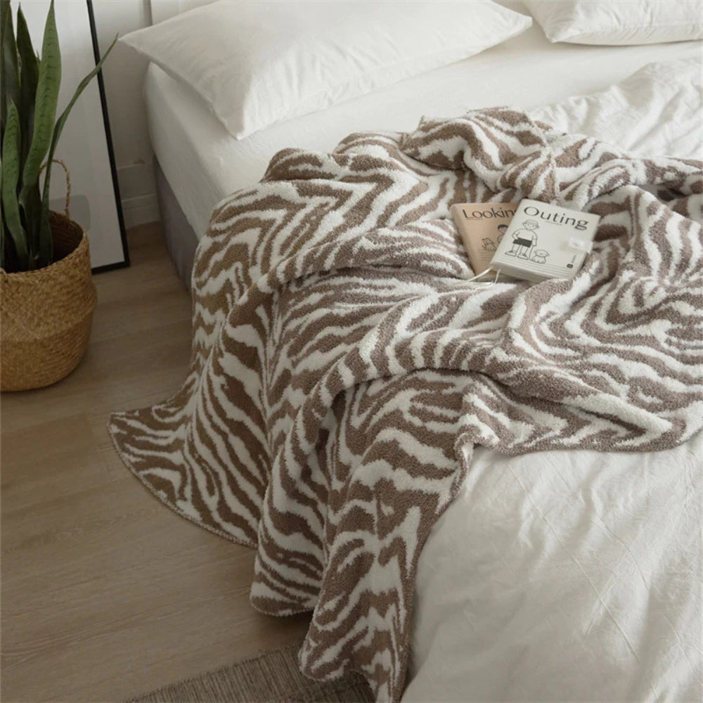 Knitted Throw with Zebra Pattern 120x150 cm Microfiber Black-White Living Room Sofa Blanket Atmospheric Sofa Throw | Sansoti