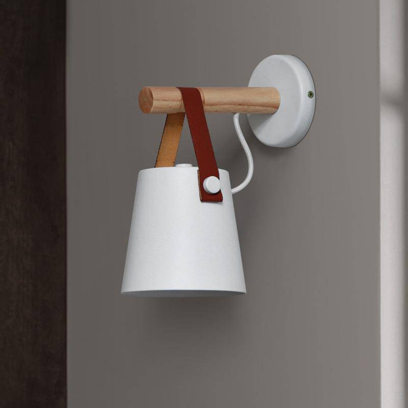 Skandinavische Holz-Wandleuchte mit Metallschirm und Lederband Moderne Design Wandbeleuchtung für Schlafzimmer Wohnzimmer Flur mit E27 Fassung | Restfield