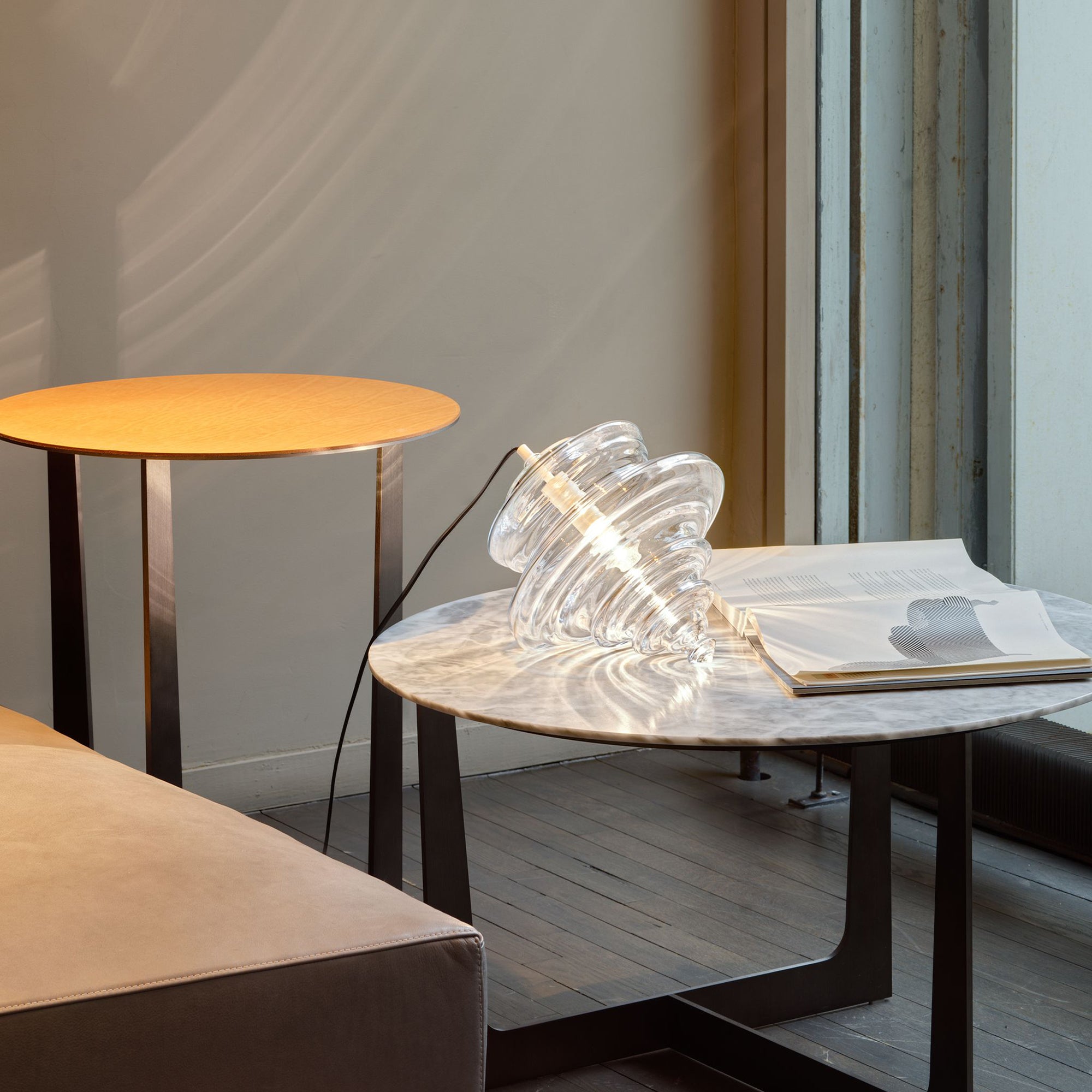 Hanglamp Geïnspireerd op Metropolitan Opera met Vloeiende Silhouet – Handgemaakt Glas in Transparant, Opaal of Amber – Verstelbare Draad 150 cm | Sansoti