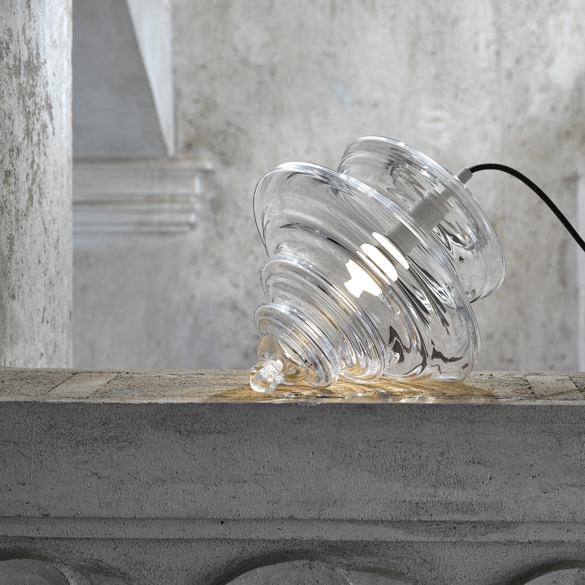 Hanglamp Geïnspireerd op Metropolitan Opera met Vloeiende Silhouet – Handgemaakt Glas in Transparant, Opaal of Amber – Verstelbare Draad 150 cm | Sansoti