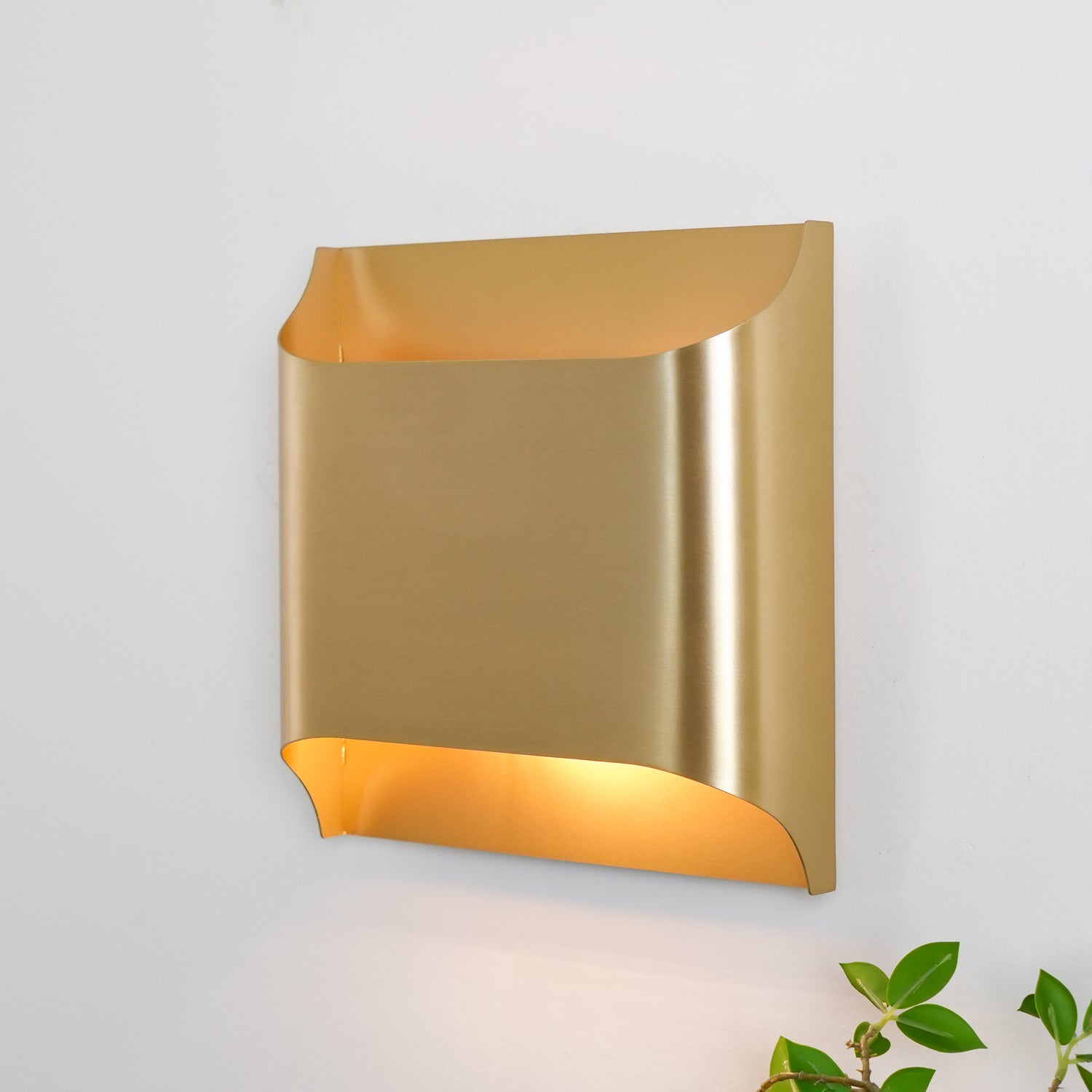 Messing Wandlamp Bolvorm met E14/G9 Fitting – Handgemaakte Retro Wandverlichting met Olielak Afwerking | Sansoti