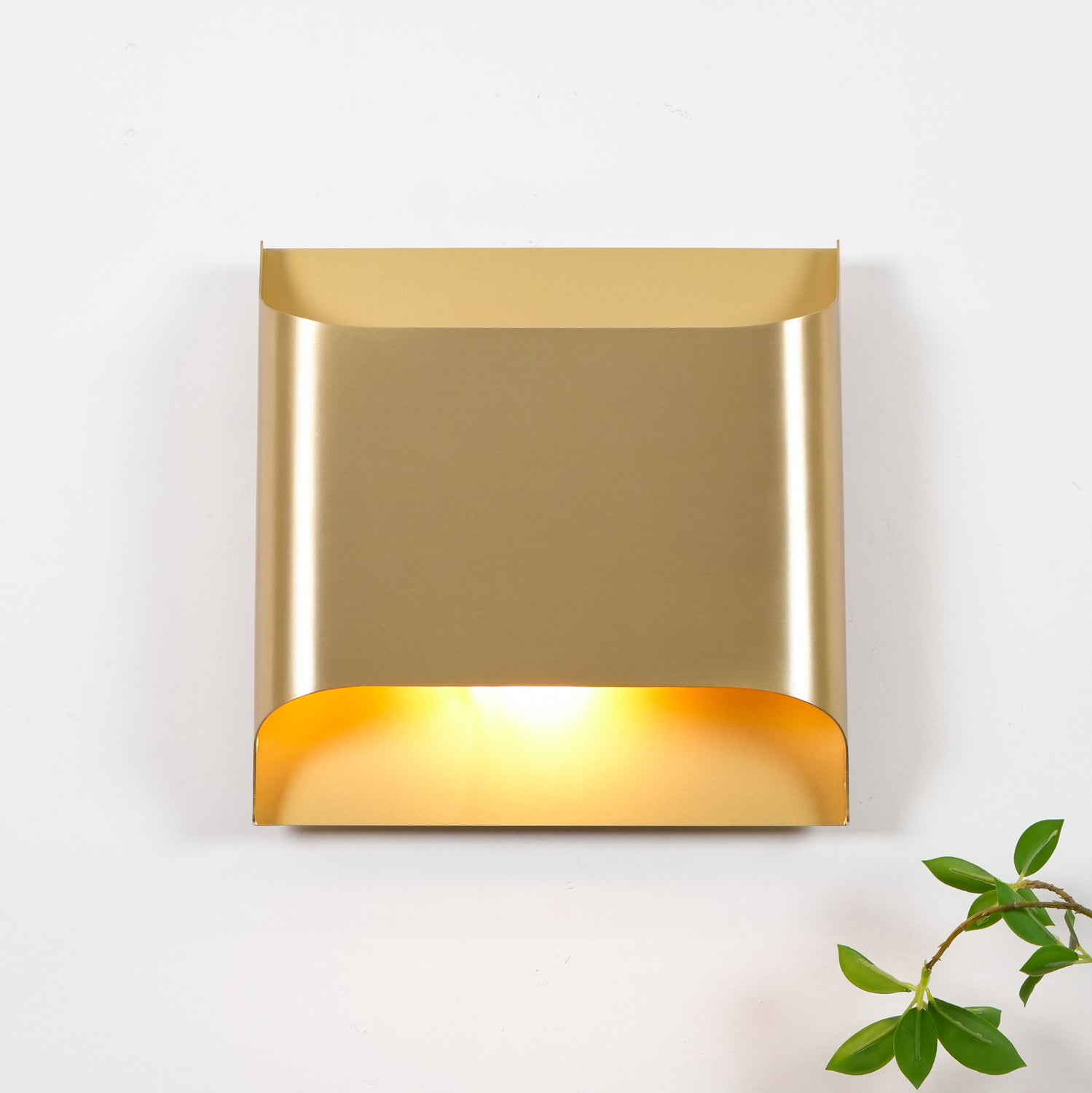 Messing Wandlamp Bolvorm met E14/G9 Fitting – Handgemaakte Retro Wandverlichting met Olielak Afwerking | Sansoti