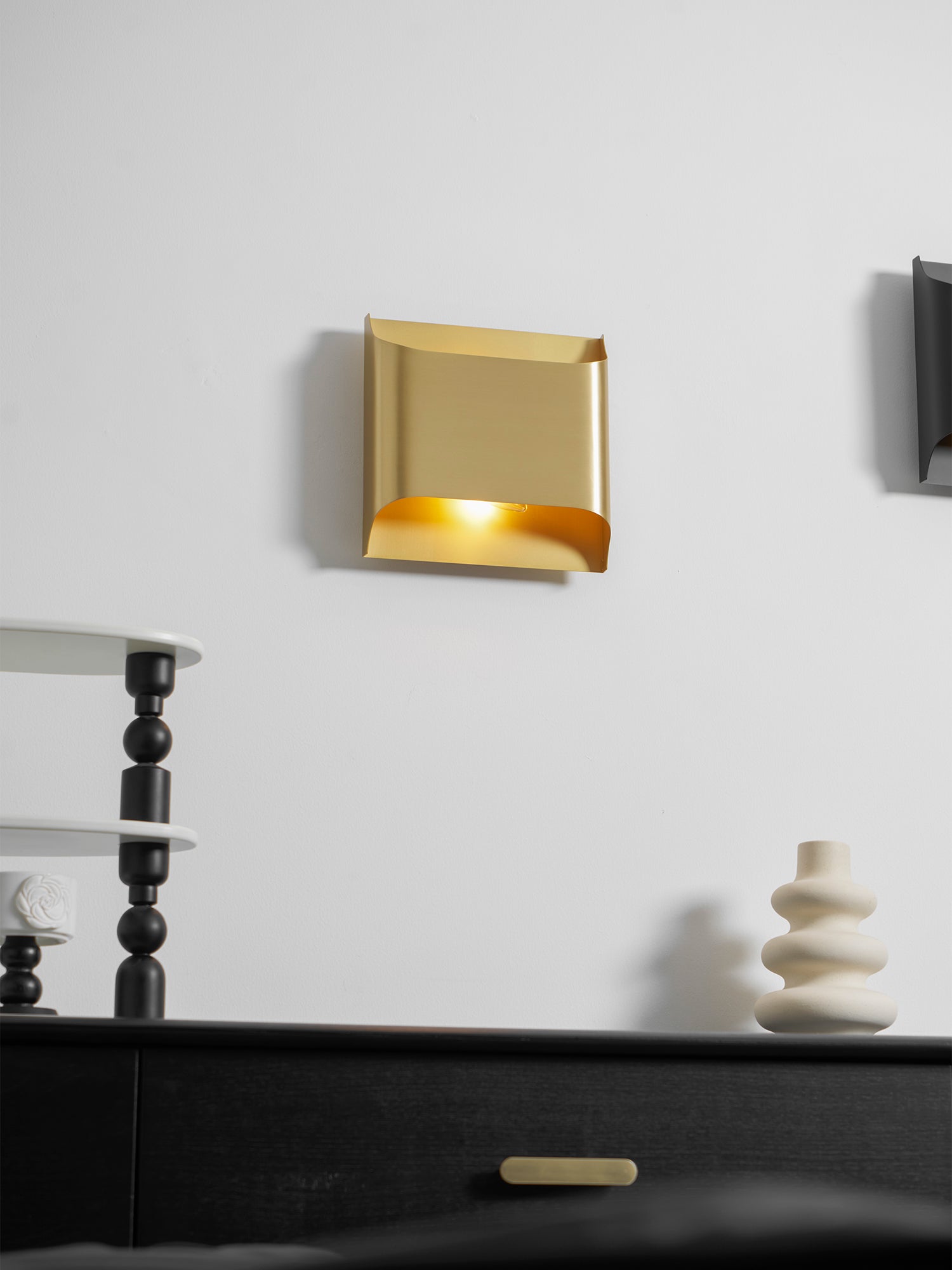 Messing Wandlamp Bolvorm met E14/G9 Fitting – Handgemaakte Retro Wandverlichting met Olielak Afwerking | Sansoti