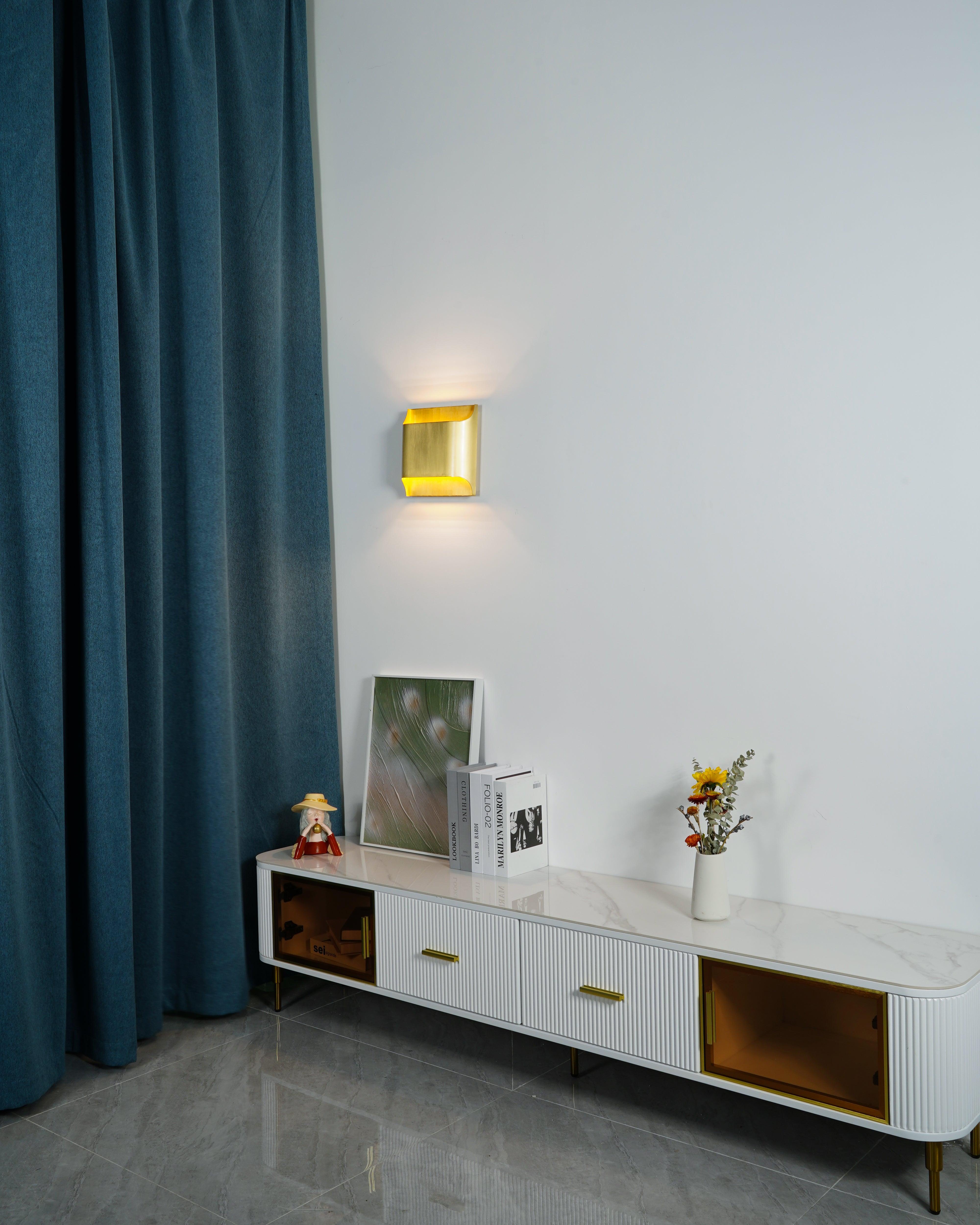 Messing Wandlamp Bolvorm met E14/G9 Fitting – Handgemaakte Retro Wandverlichting met Olielak Afwerking | Sansoti