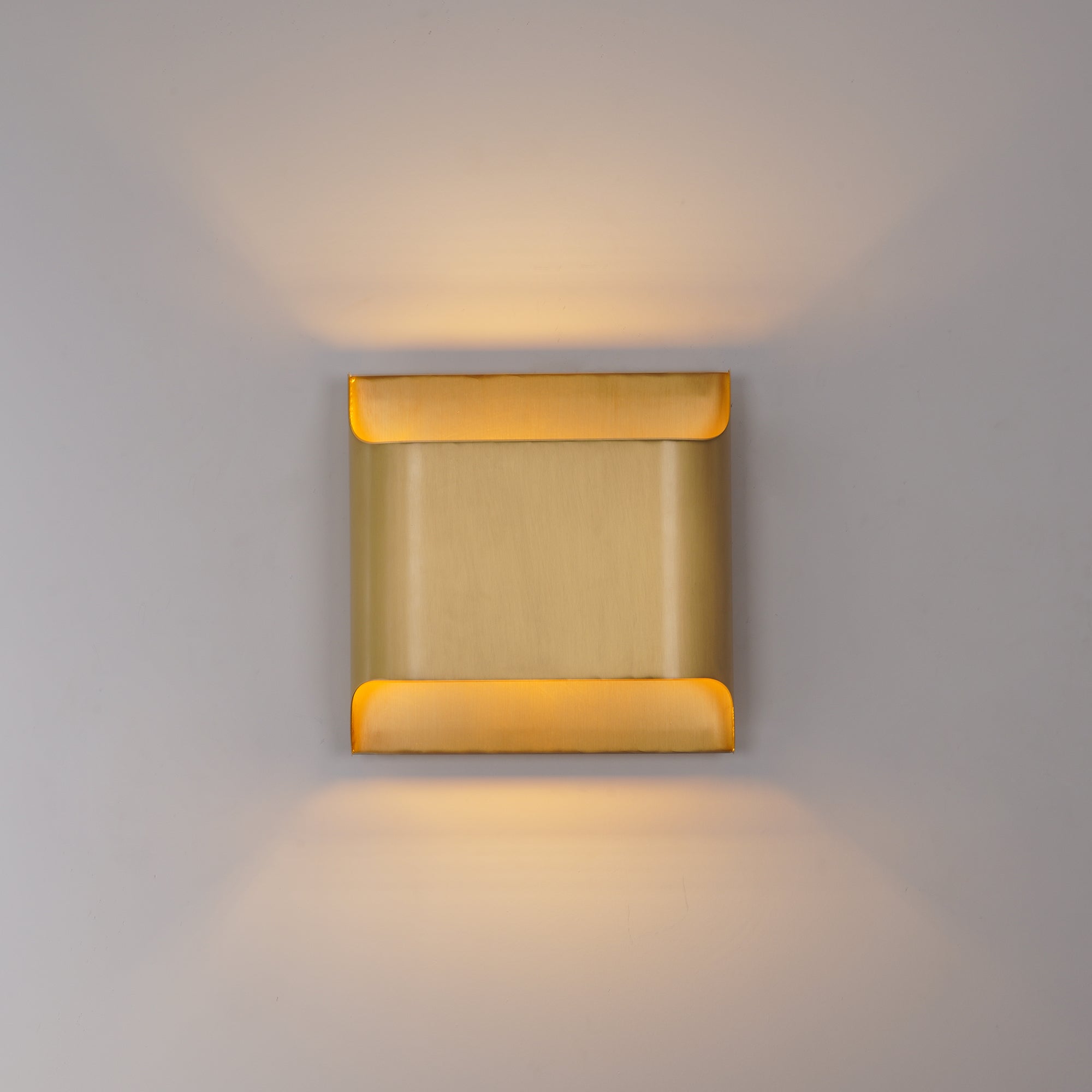 Messing Wandlamp Bolvorm met E14/G9 Fitting – Handgemaakte Retro Wandverlichting met Olielak Afwerking | Sansoti