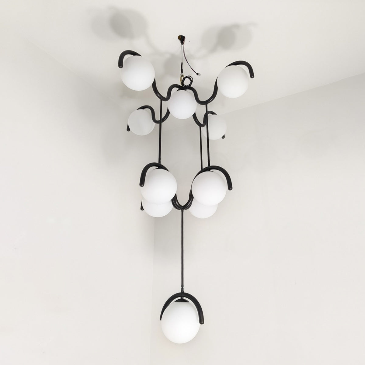 Moderne Kroonluchter met Messing en Glas – Artistieke Verlichting voor Eetkamer en Woonkamer | Sansoti