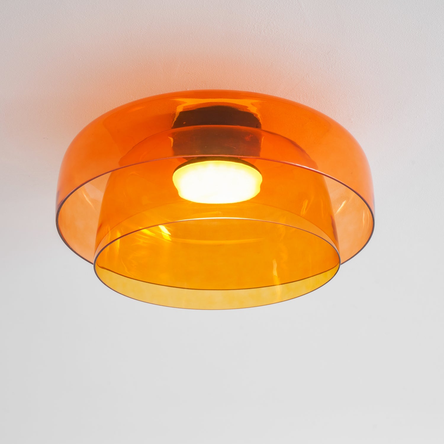 Lagen Plafondlamp met Glazen Schijven | Warm Getint Glas | Scandinavische Elegantie | Subtiel Gelaagd Licht | Moderne Plafondverlichting | Dimbare Versie Beschikbaar | Design Plafondlamp | Meerlaags Glasdesign | Natuurlijk Lichtgevoel | Sansoti
