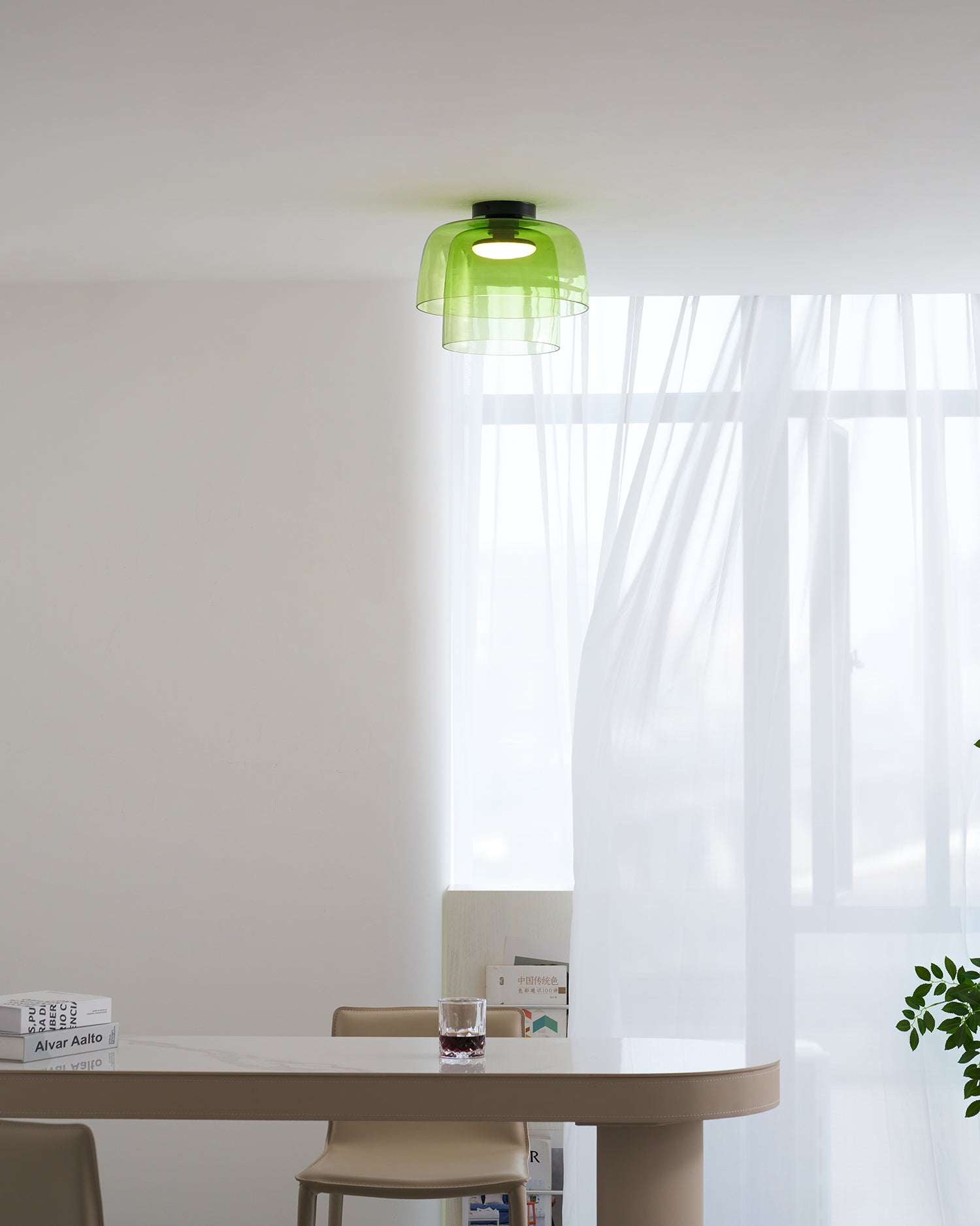 Lagen Plafondlamp met Glazen Schijven | Warm Getint Glas | Scandinavische Elegantie | Subtiel Gelaagd Licht | Moderne Plafondverlichting | Dimbare Versie Beschikbaar | Design Plafondlamp | Meerlaags Glasdesign | Natuurlijk Lichtgevoel | Sansoti