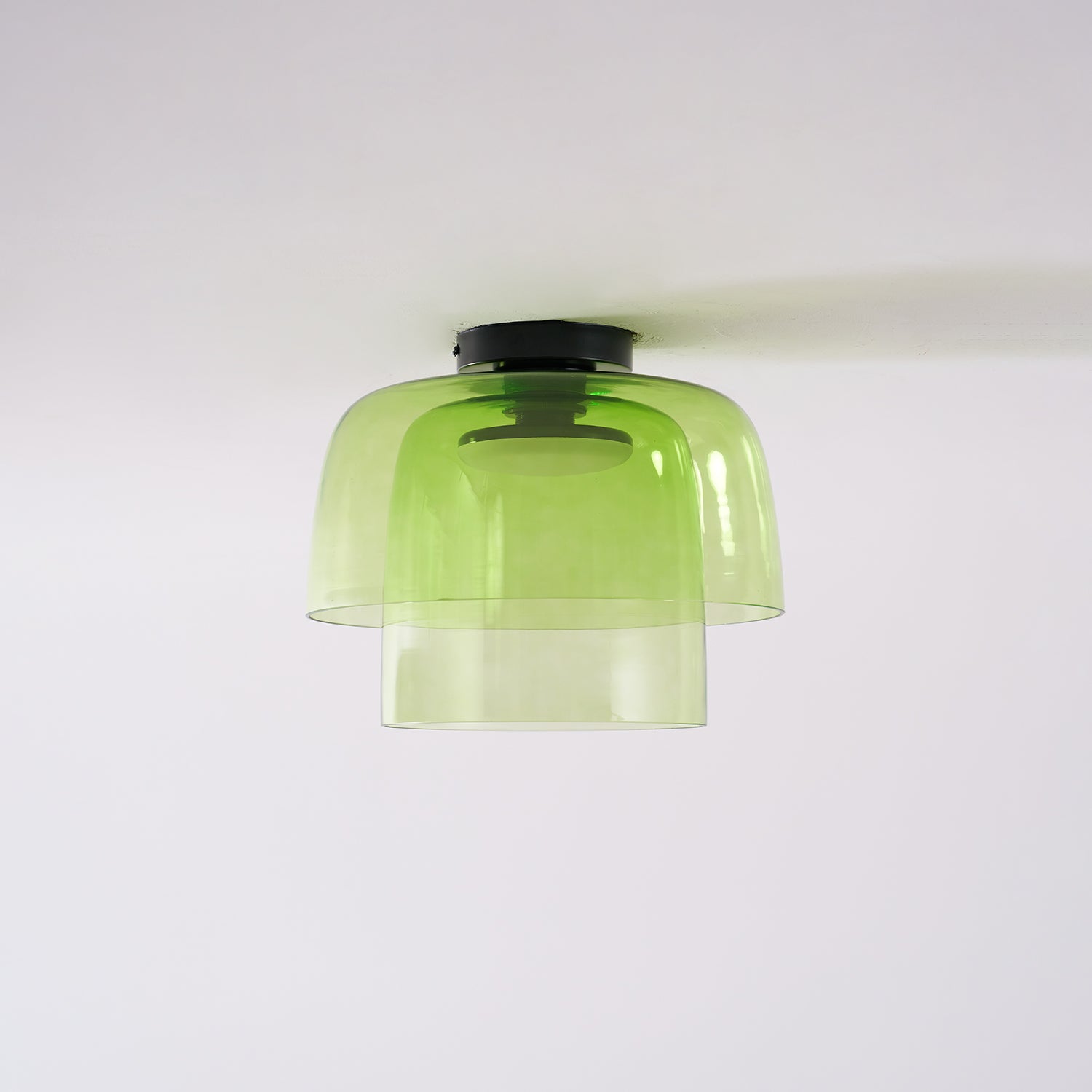 Lagen Plafondlamp met Glazen Schijven | Warm Getint Glas | Scandinavische Elegantie | Subtiel Gelaagd Licht | Moderne Plafondverlichting | Dimbare Versie Beschikbaar | Design Plafondlamp | Meerlaags Glasdesign | Natuurlijk Lichtgevoel | Sansoti