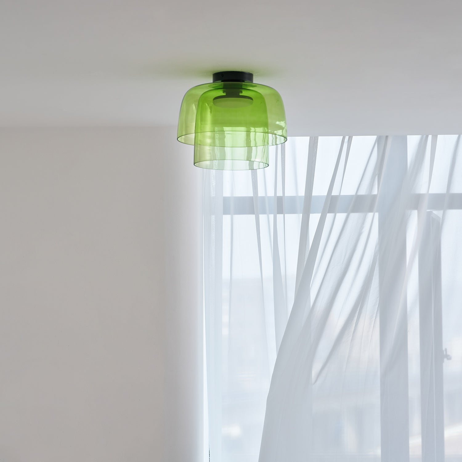 Lagen Plafondlamp met Glazen Schijven | Warm Getint Glas | Scandinavische Elegantie | Subtiel Gelaagd Licht | Moderne Plafondverlichting | Dimbare Versie Beschikbaar | Design Plafondlamp | Meerlaags Glasdesign | Natuurlijk Lichtgevoel | Sansoti