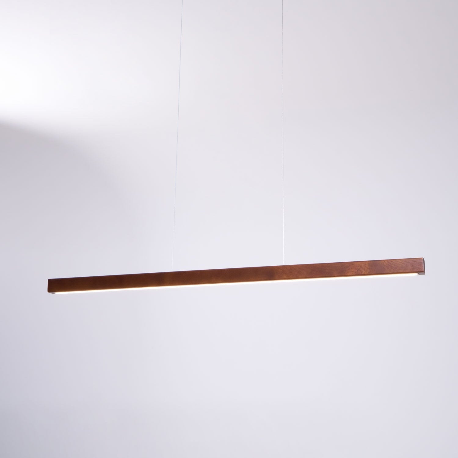 LED Hängelampe Holz Linear Warmes Licht Esstisch Kochinsel Minimalistisch Japandi Design Verstellbares Kabel Balkenlampe | Restfield