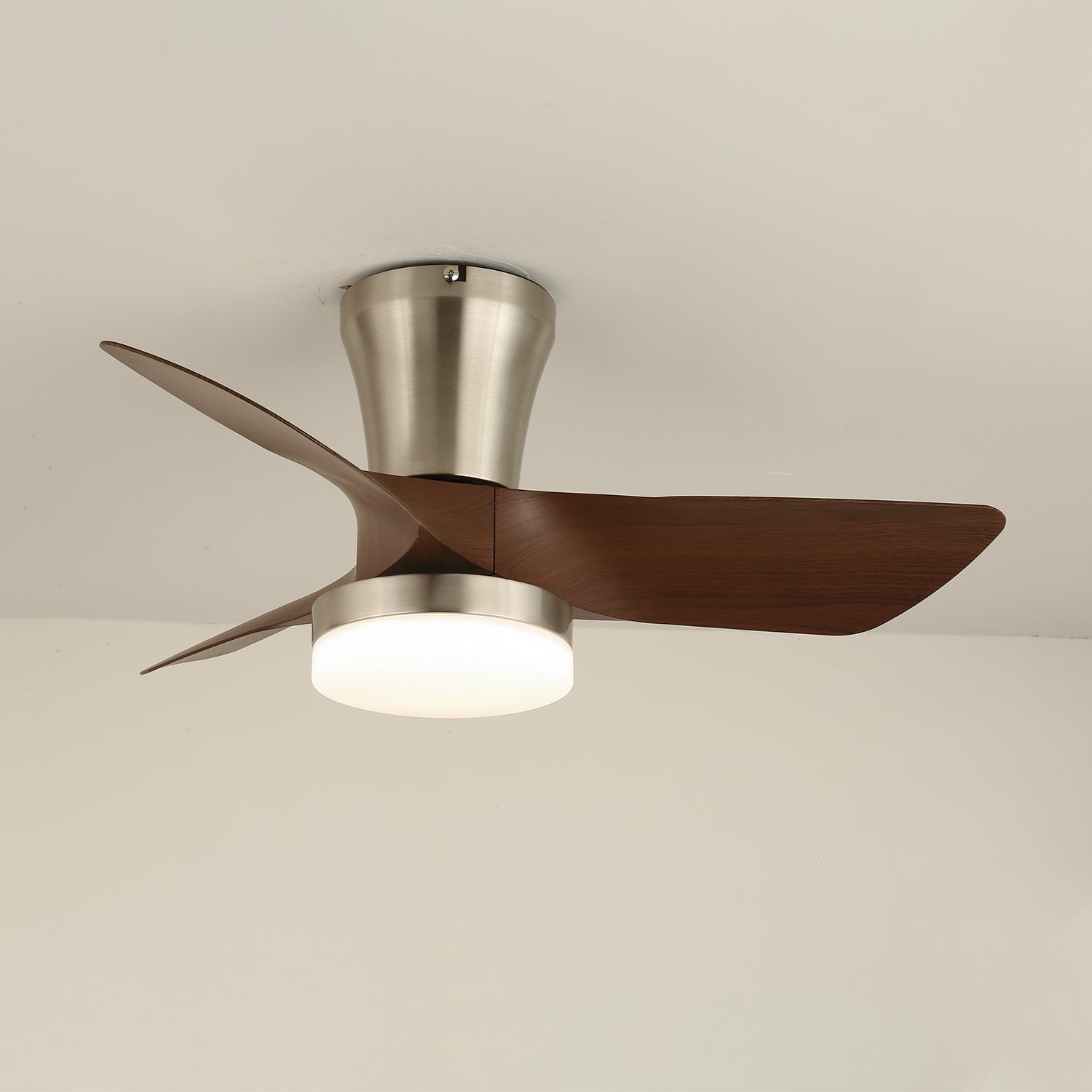Moderne Houten Plafondventilator Trivon met Geïntegreerde Verlichting – Verstelbare Snelheid & Afstandsbediening | Sansoti