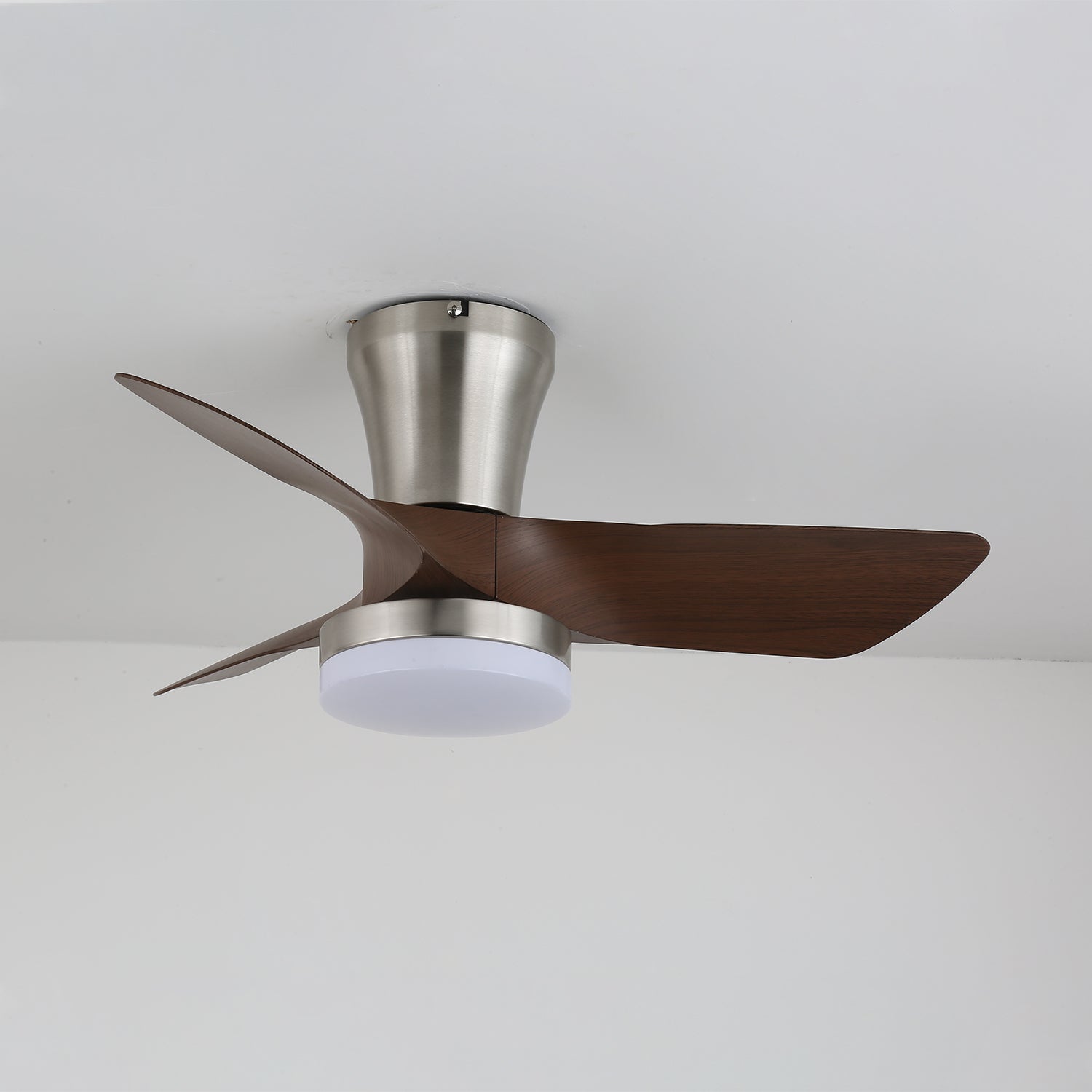 Moderne Houten Plafondventilator Trivon met Geïntegreerde Verlichting – Verstelbare Snelheid & Afstandsbediening | Sansoti