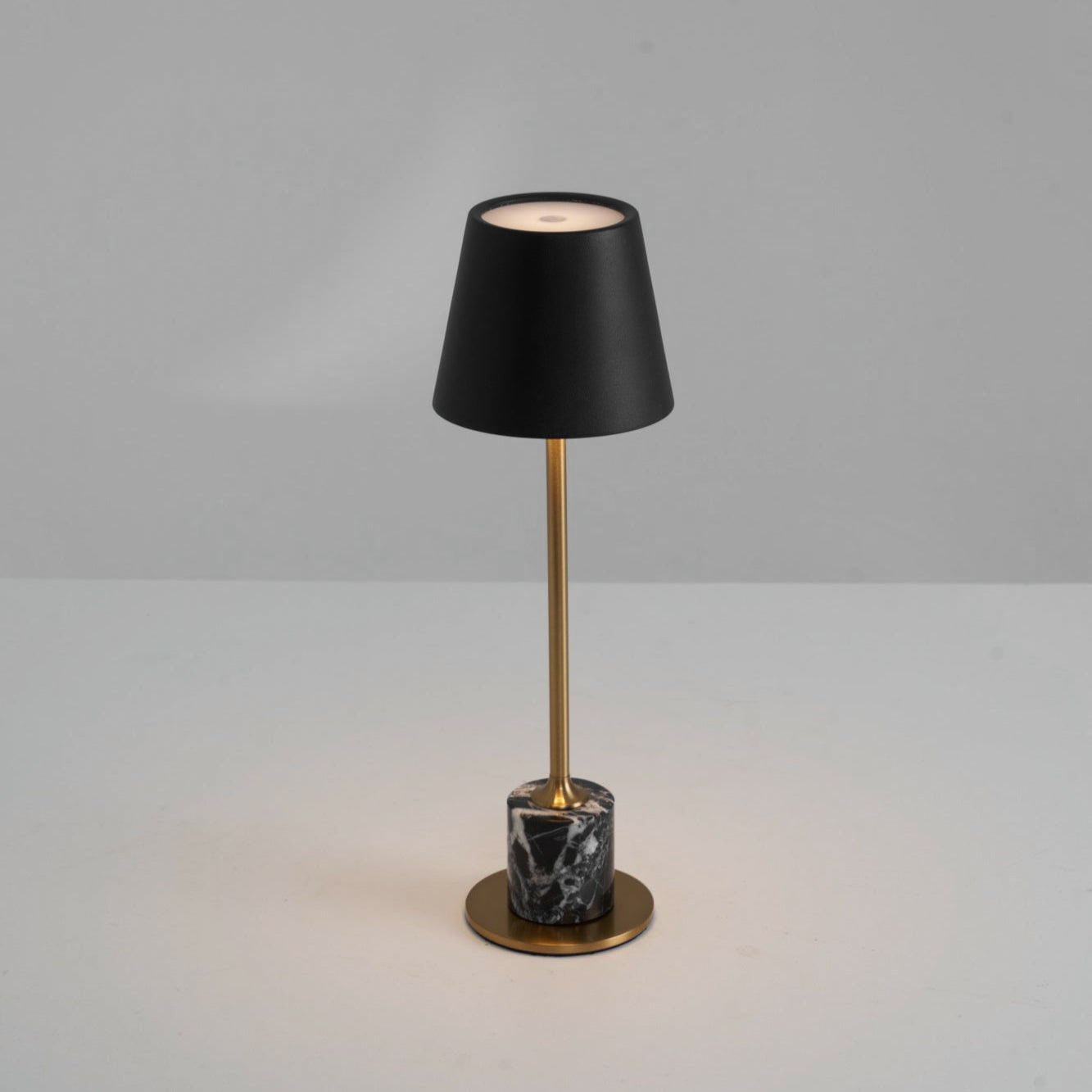 Draagbare Mini Tafellamp op Batterij met Marmeren Voet Ø10cm | Sansoti
