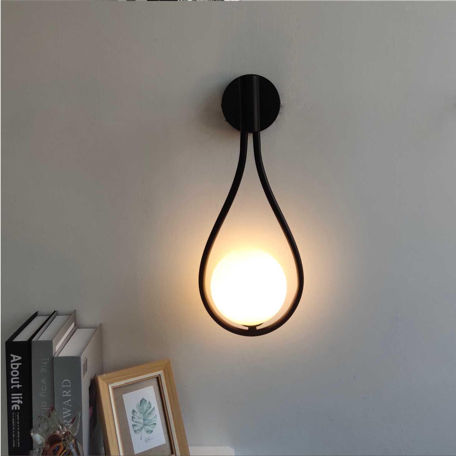 Moderne Wandlamp met Scandinavische Uitstraling - Zwart & Goud - Sfeervol Licht voor Elke Ruimte | Sansoti
