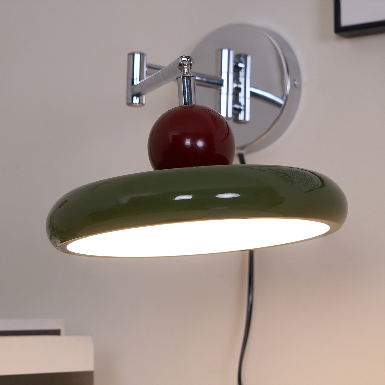 Ronde Plug-in Wandlamp – Scandinavisch Design met Geïntegreerde LED en 3 Kleurtemperaturen | Sansoti