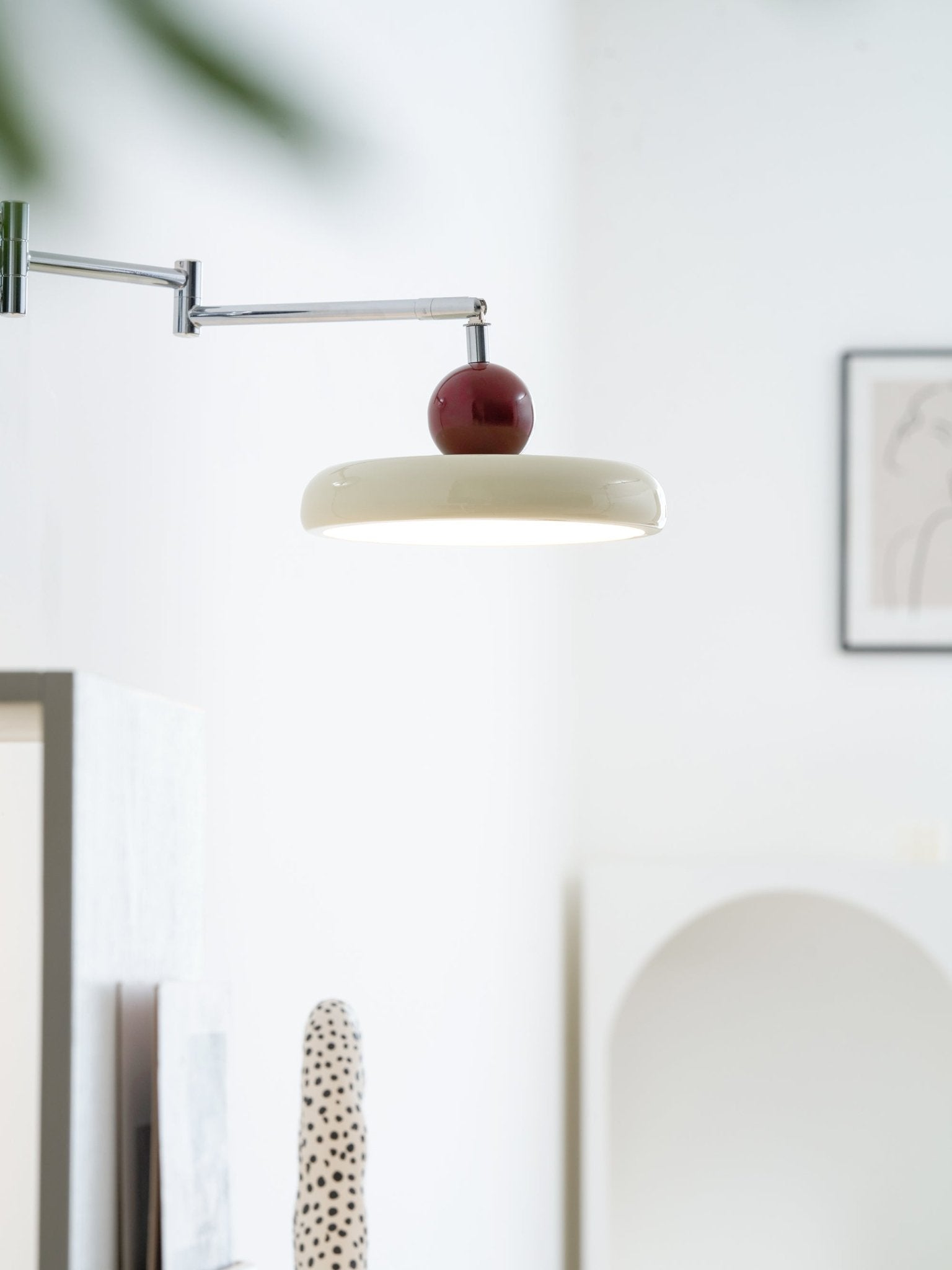 Ronde Plug-in Wandlamp – Scandinavisch Design met Geïntegreerde LED en 3 Kleurtemperaturen | Sansoti