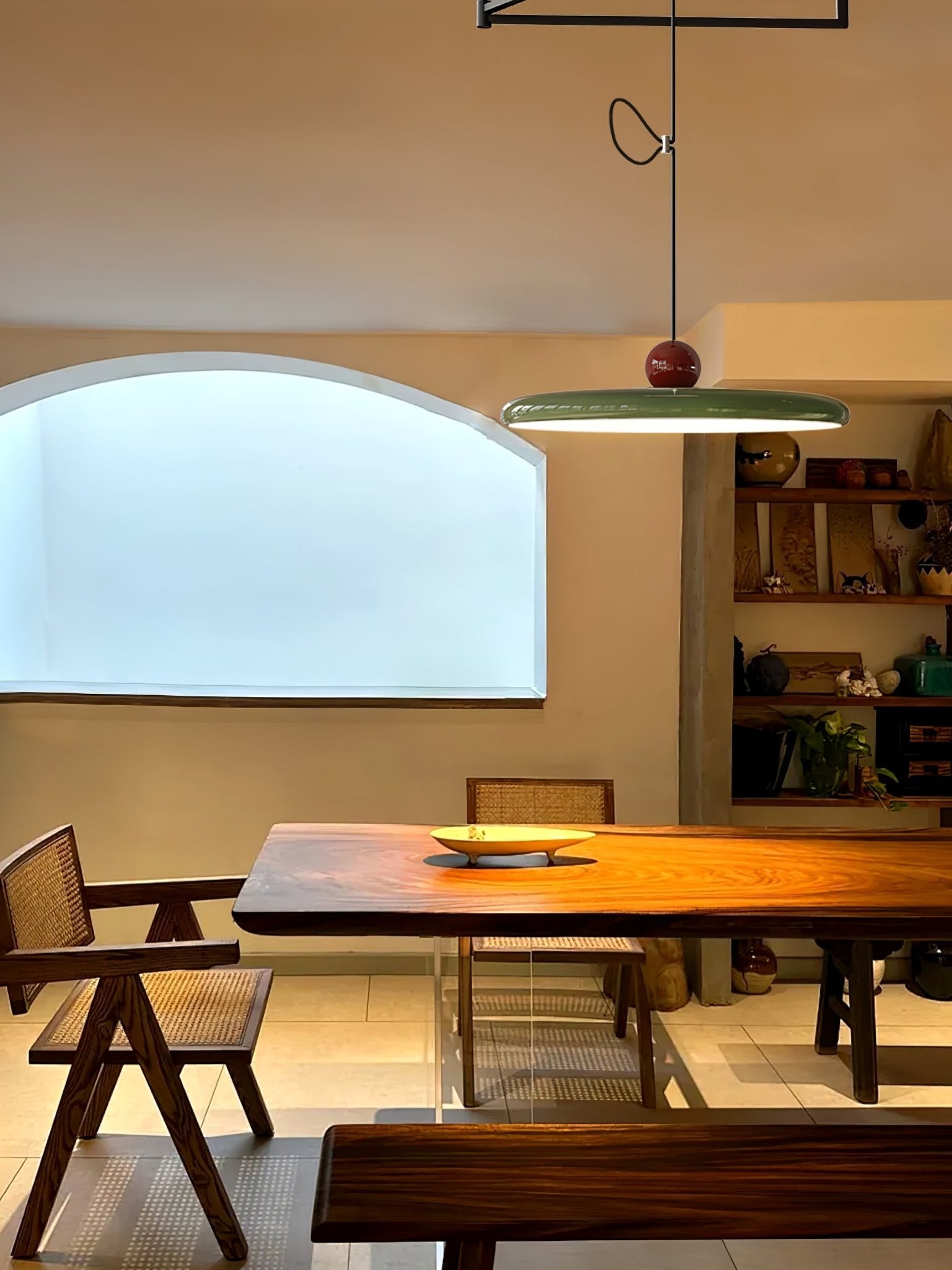Mid-Century Swing Hanglamp — Kinetisch Design met Zwevende Schijf & Contragewicht | Verstelbare Armlamp voor Moderne Eetkamers en Creatieve Werkruimtes | Integrale LED | Sansoti