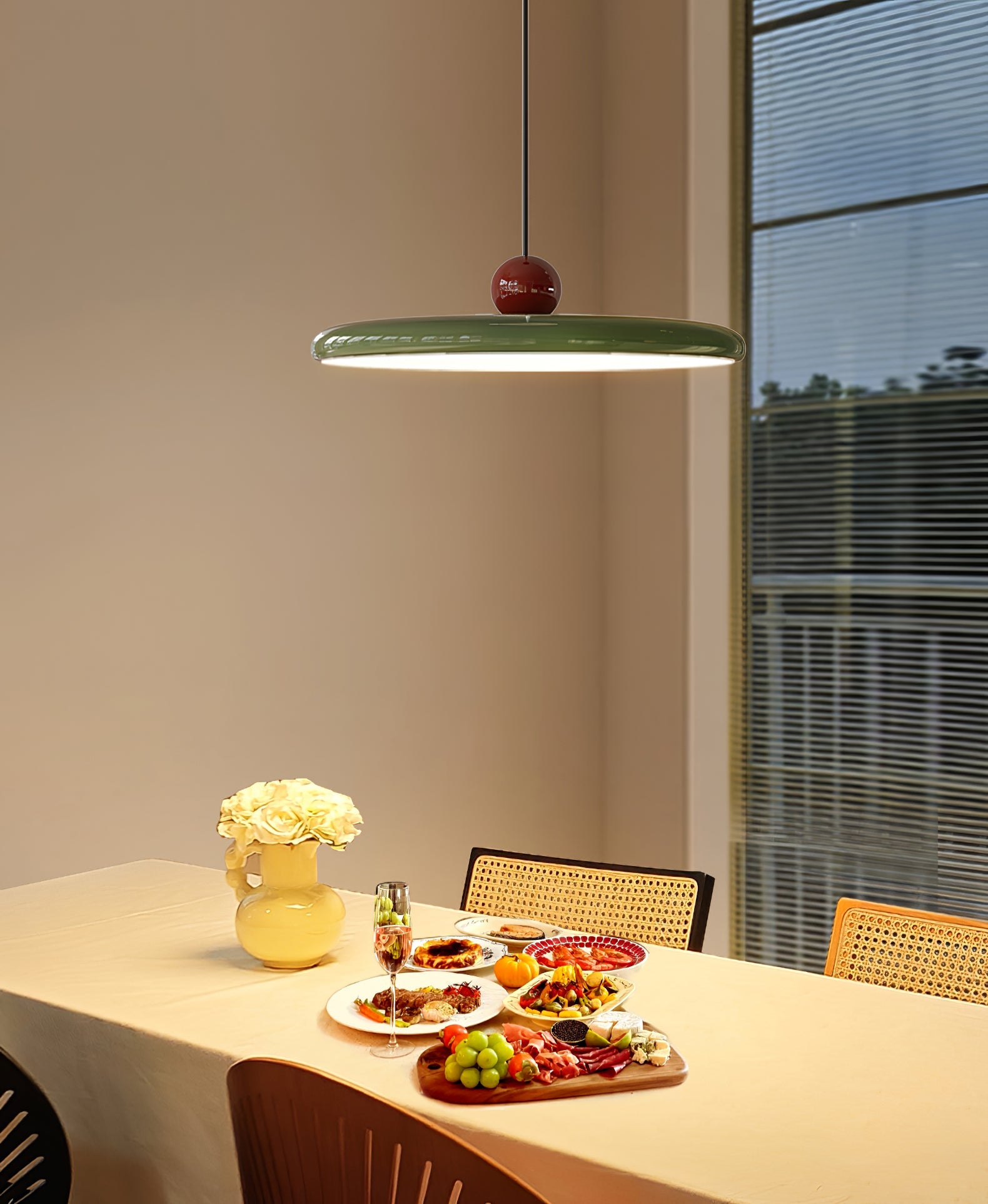 Mid-Century Swing Hanglamp — Kinetisch Design met Zwevende Schijf & Contragewicht | Verstelbare Armlamp voor Moderne Eetkamers en Creatieve Werkruimtes | Integrale LED | Sansoti