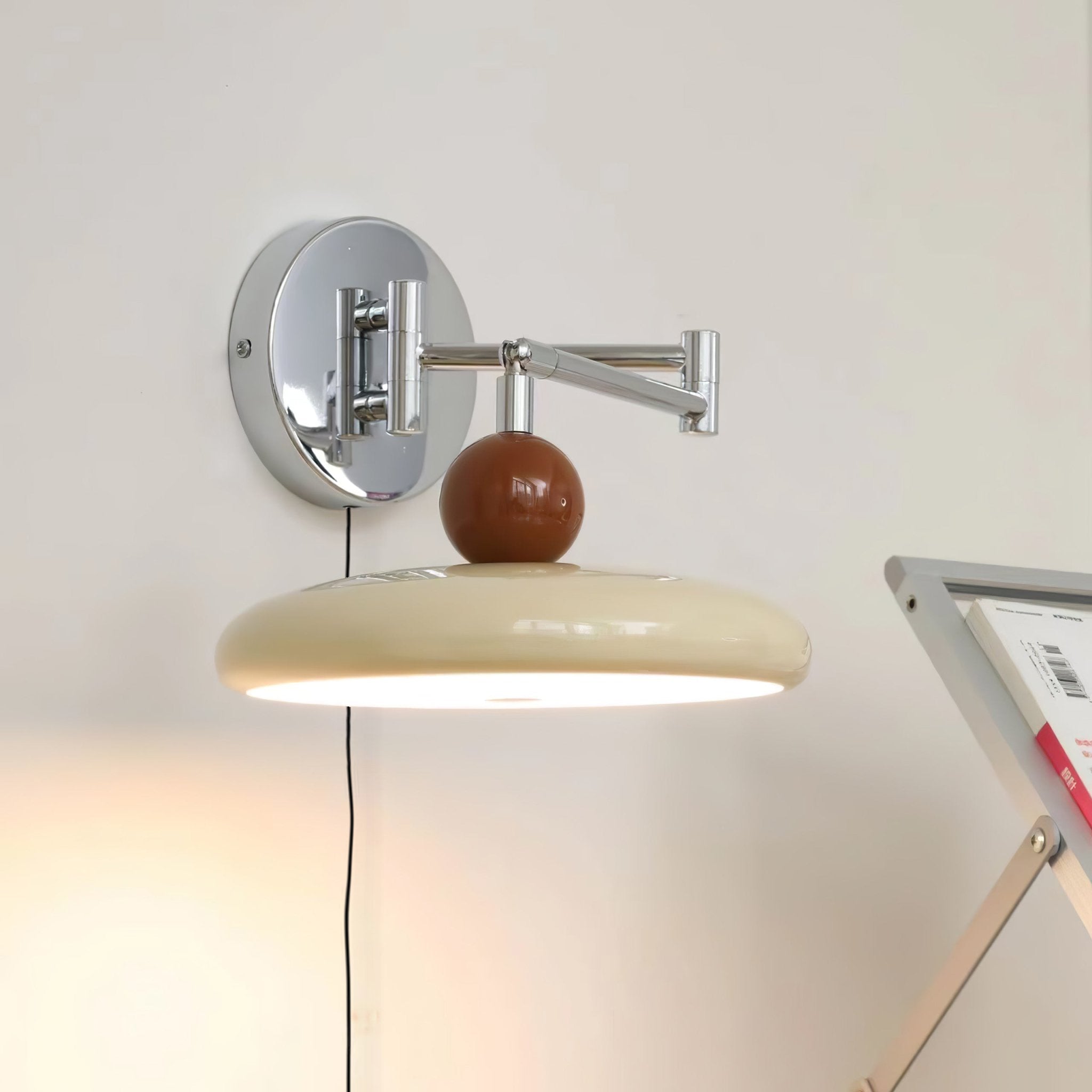 Ronde Plug-in Wandlamp – Scandinavisch Design met Geïntegreerde LED en 3 Kleurtemperaturen | Sansoti