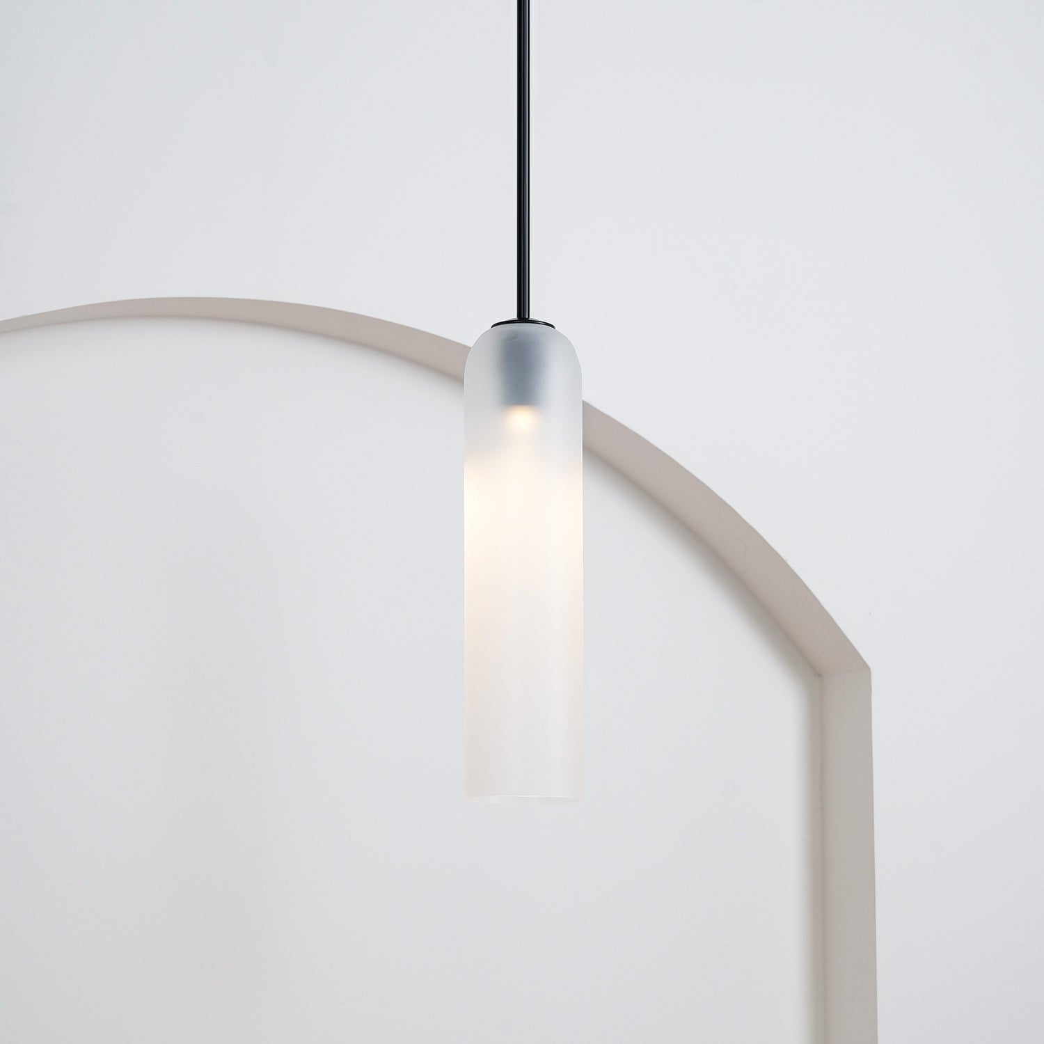 Glazen Hanglamp met Lange Buis – Mondgeblazen Glas Zwart of Goud Finish 10cm Diameter | Sansoti
