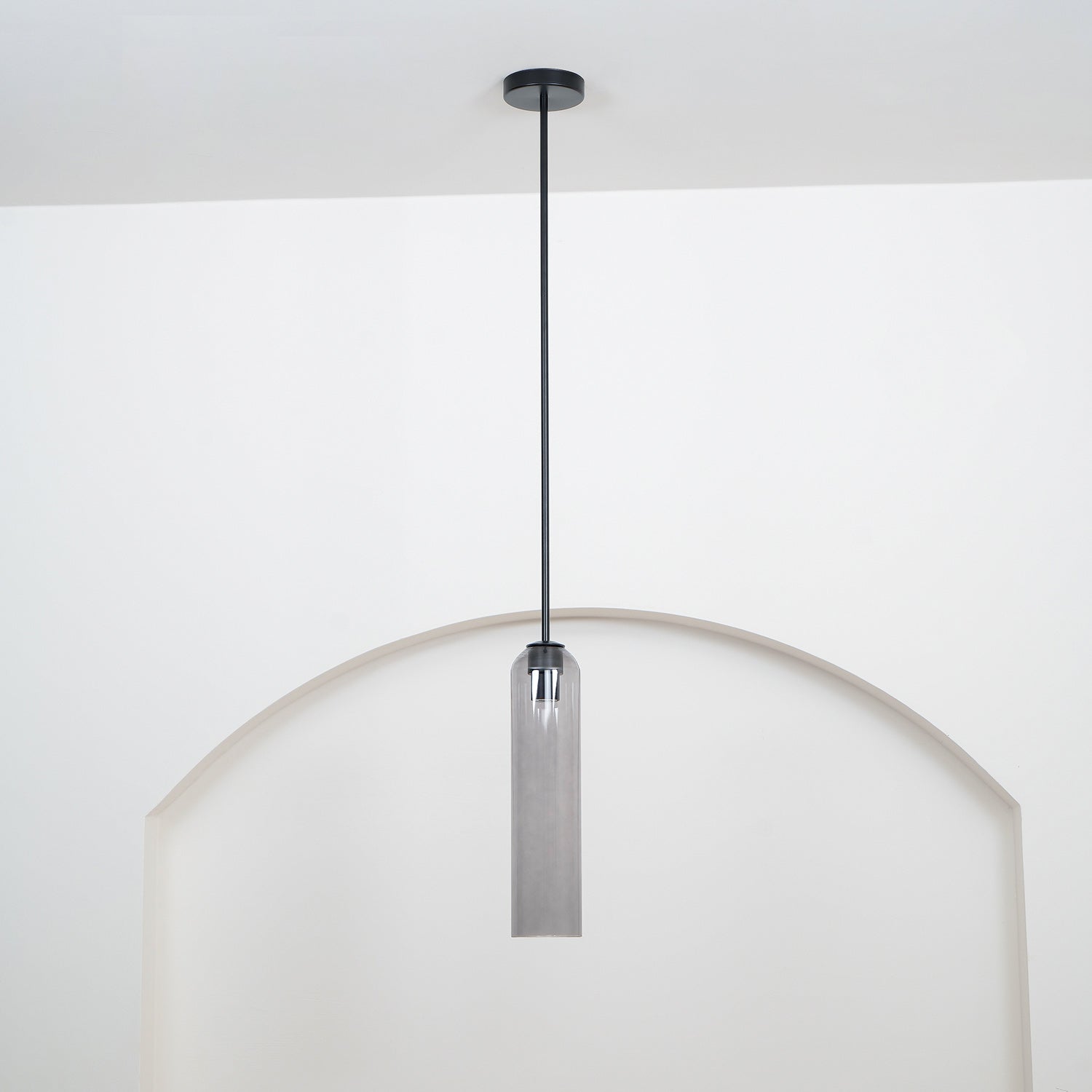 Glazen Hanglamp met Lange Buis – Mondgeblazen Glas Zwart of Goud Finish 10cm Diameter | Sansoti