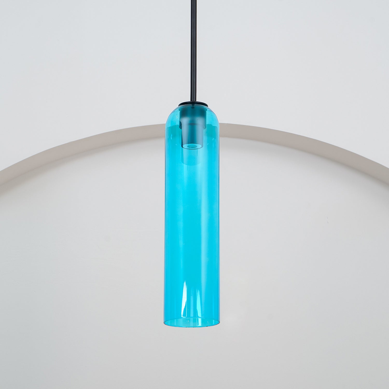 Glazen Hanglamp met Lange Buis – Mondgeblazen Glas Zwart of Goud Finish 10cm Diameter | Sansoti