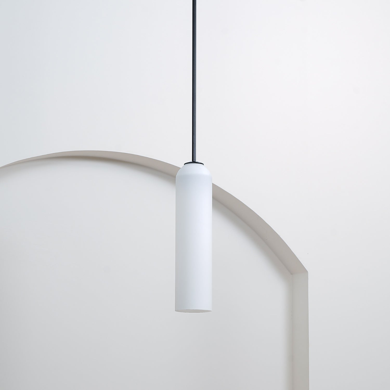 Glazen Hanglamp met Lange Buis – Mondgeblazen Glas Zwart of Goud Finish 10cm Diameter | Sansoti