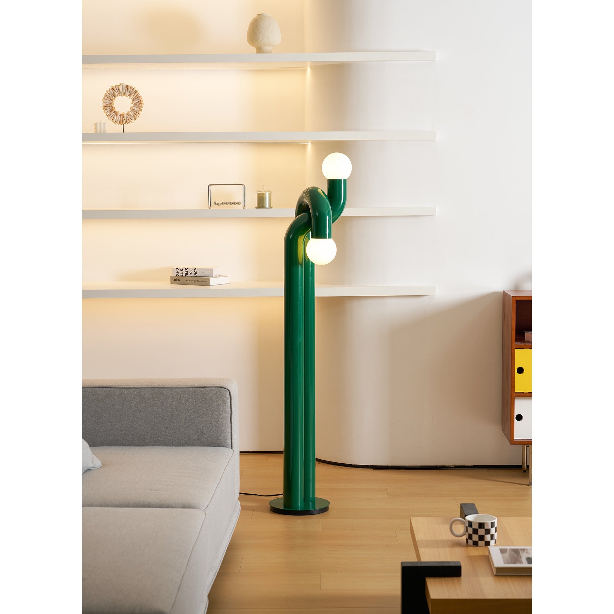 Moderne Staande Boogvorm Lamp met Twee Glazen Bollen – Decoratieve Dubbele Verlichting voor Woonkamer | Sansoti