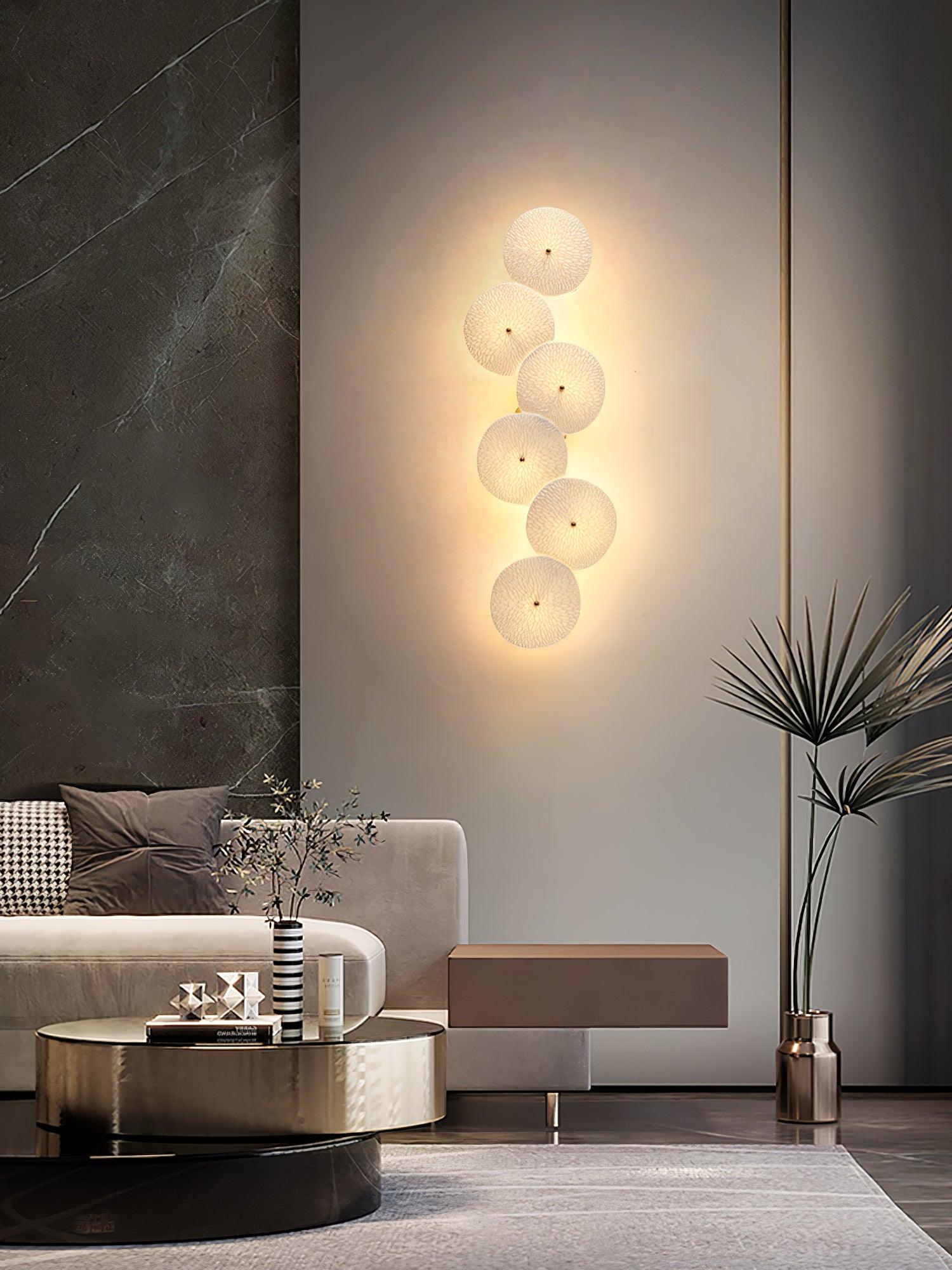 Keramische Lotusbloem Wandlamp met Gouden Armatuur – Cascade Lichteffect voor Stijlvolle Verlichting | Sansoti