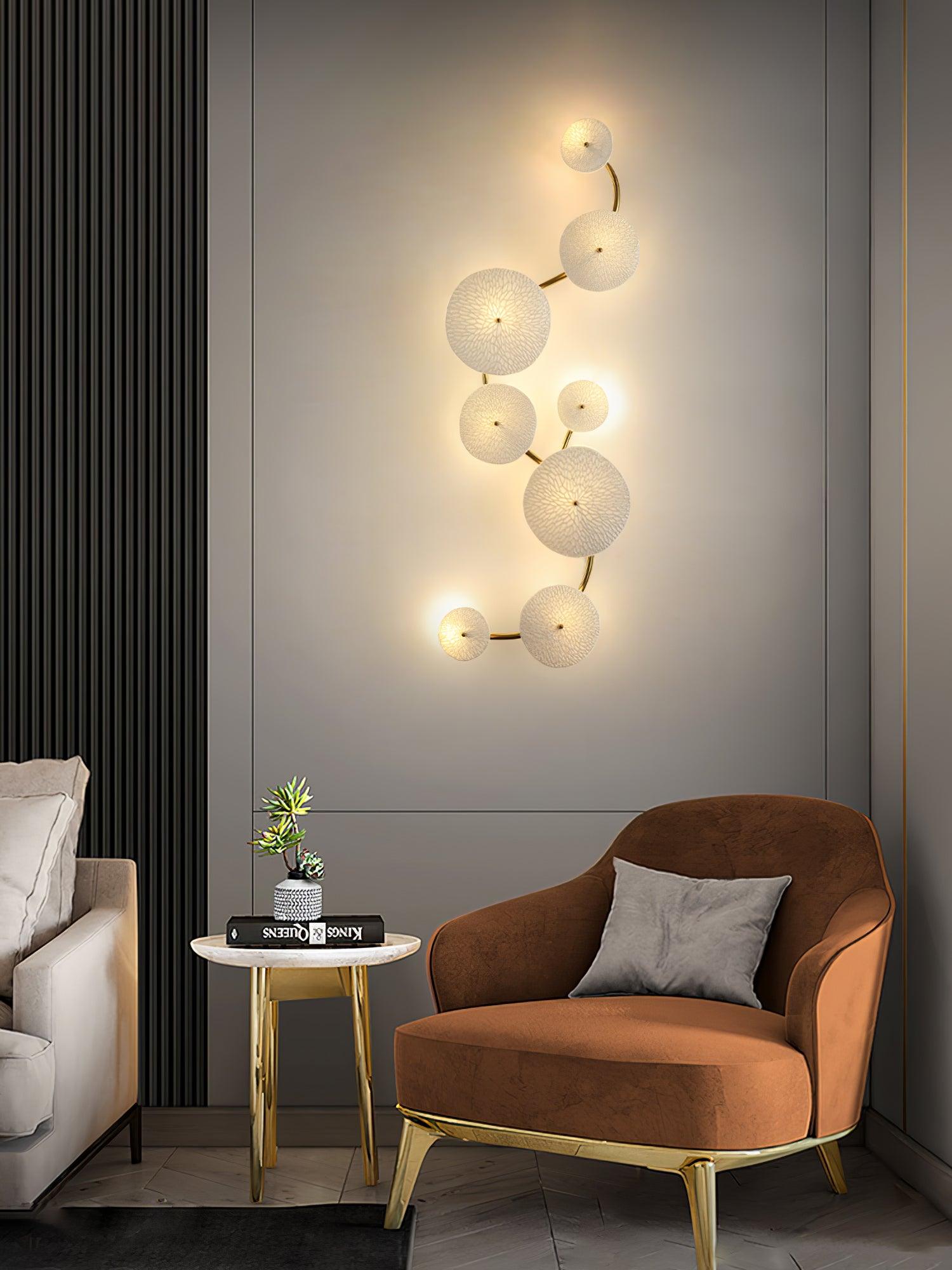 Keramische Lotusbloem Wandlamp met Gouden Armatuur – Cascade Lichteffect voor Stijlvolle Verlichting | Sansoti
