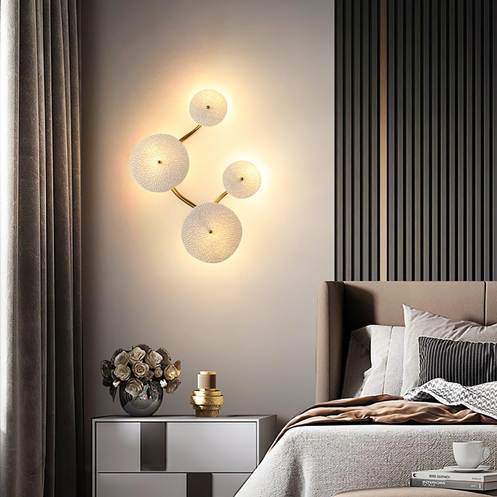 Keramische Lotusbloem Wandlamp met Gouden Armatuur – Cascade Lichteffect voor Stijlvolle Verlichting | Sansoti