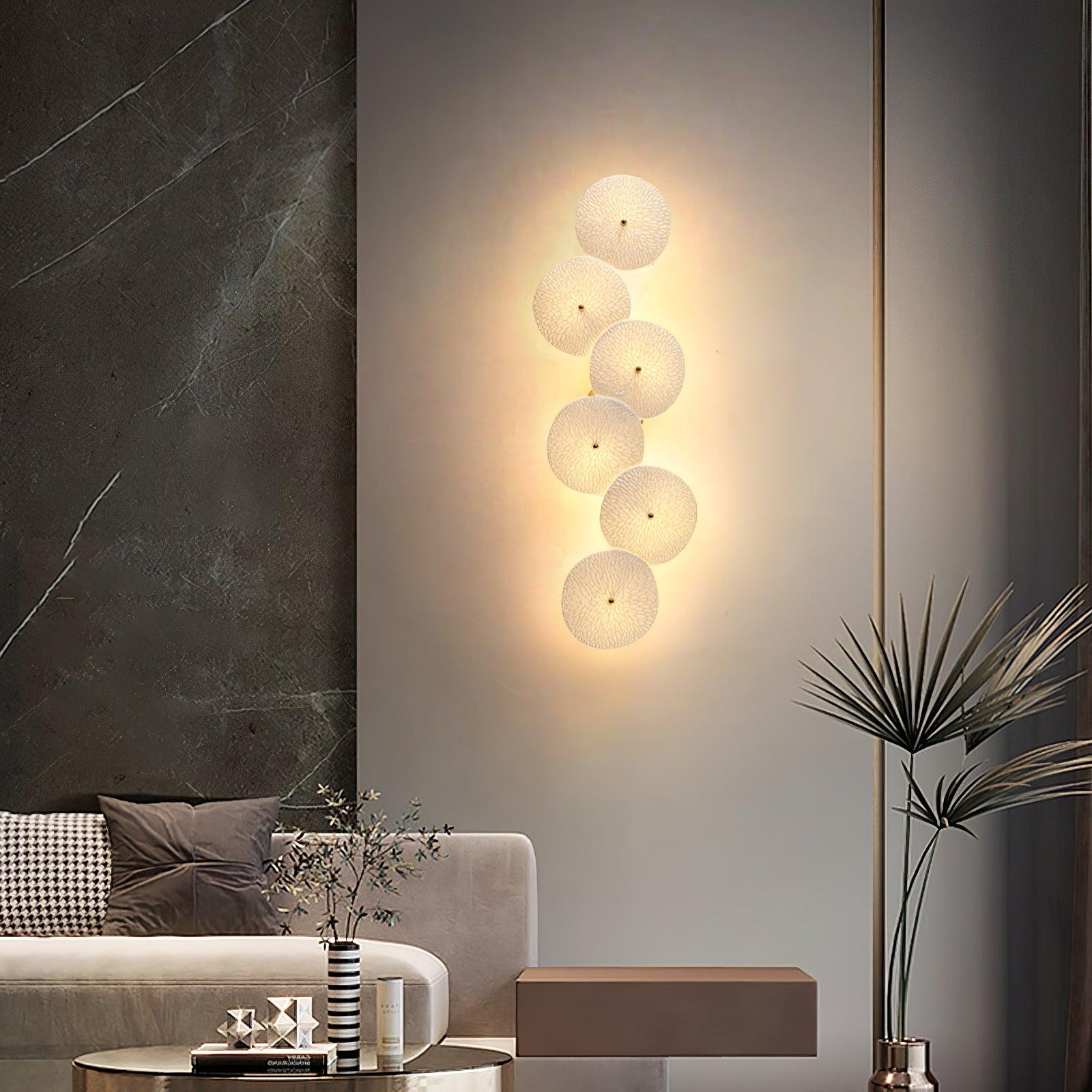 Keramische Lotusbloem Wandlamp met Gouden Armatuur – Cascade Lichteffect voor Stijlvolle Verlichting | Sansoti