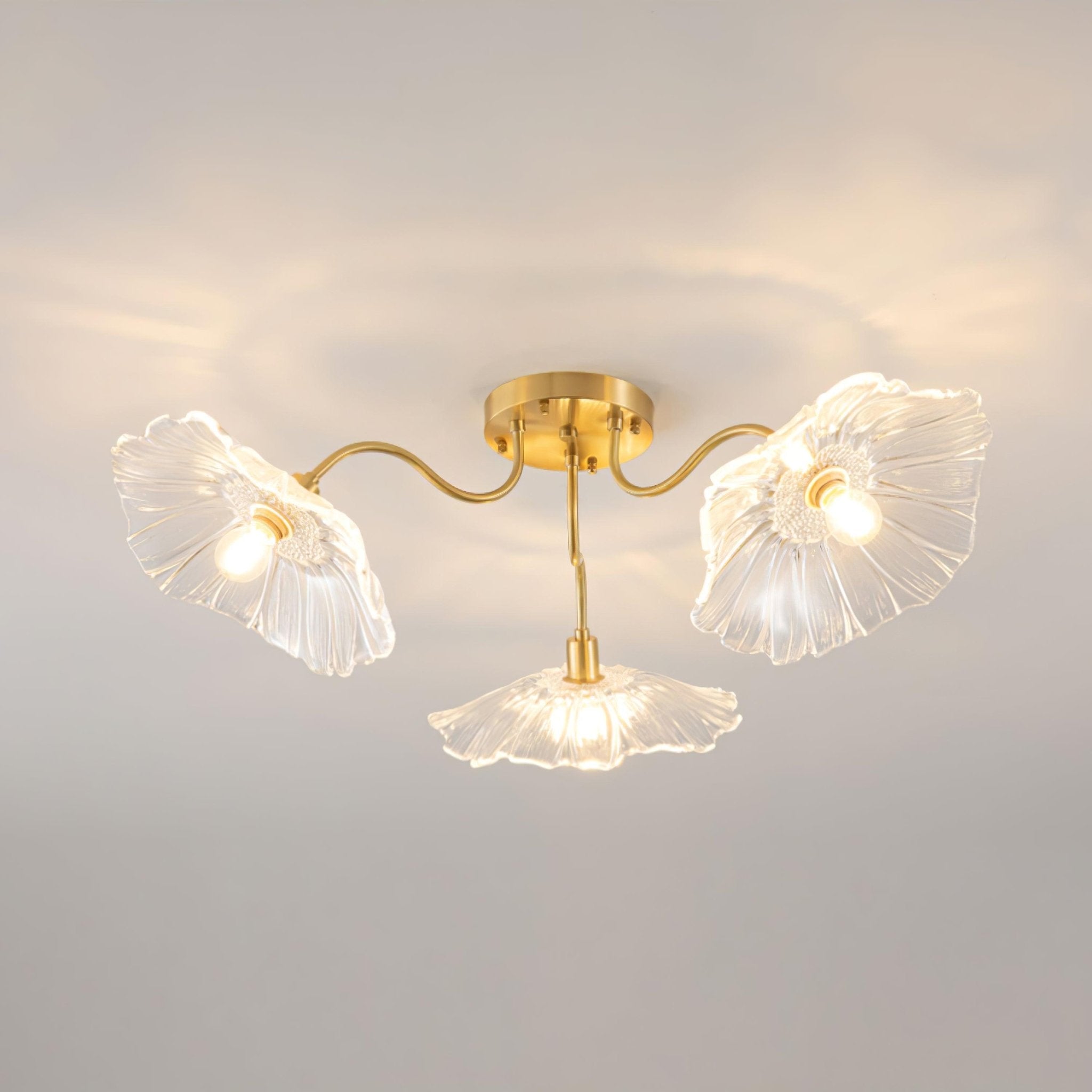 Glazen Plafondlamp met Bladmotief – 3, 5 of 6 Lichtpunten – Gouden Armatuur met Helder of Roze Matglas | Sansoti