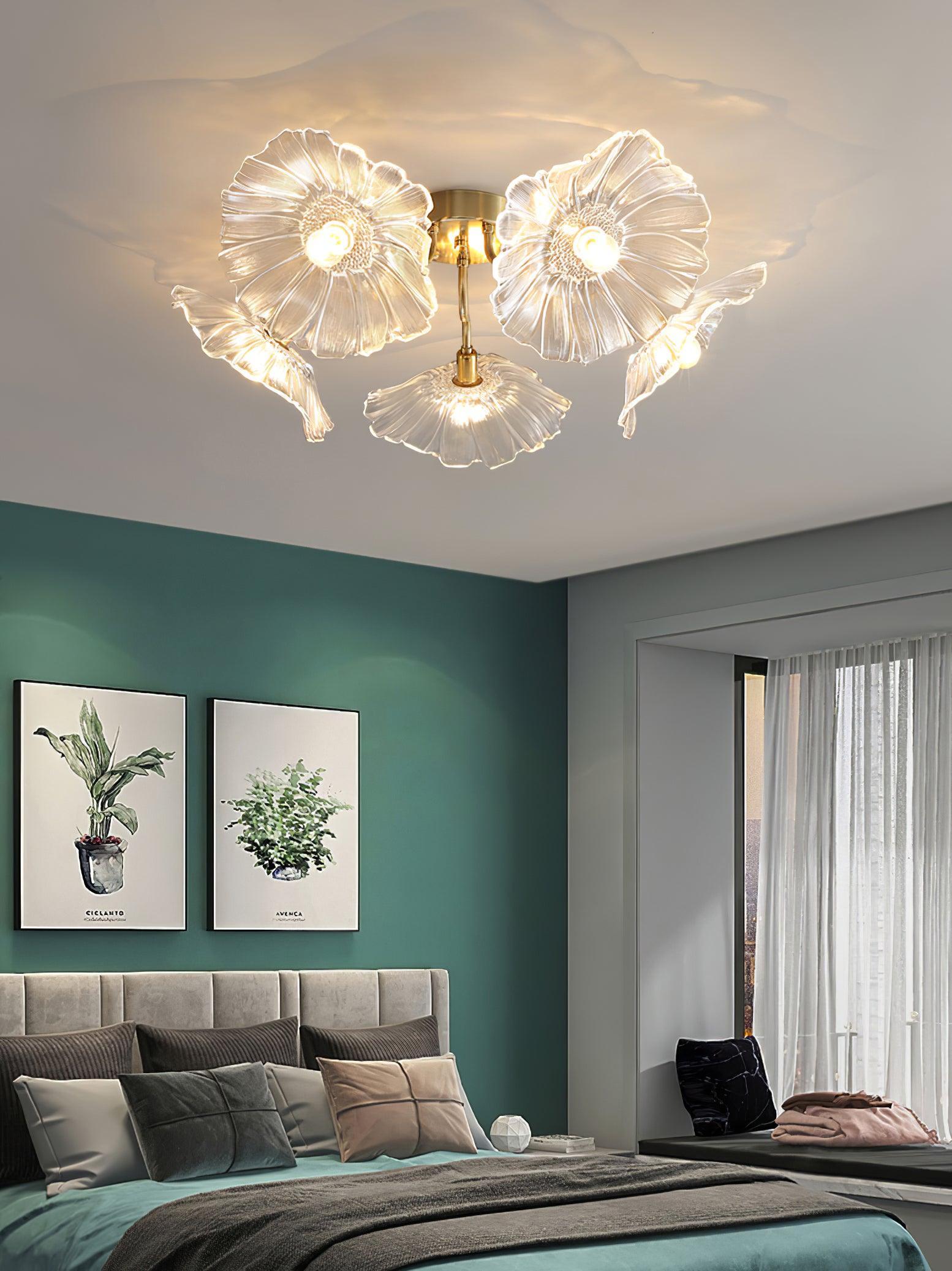 Glazen Plafondlamp met Bladmotief – 3, 5 of 6 Lichtpunten – Gouden Armatuur met Helder of Roze Matglas | Sansoti