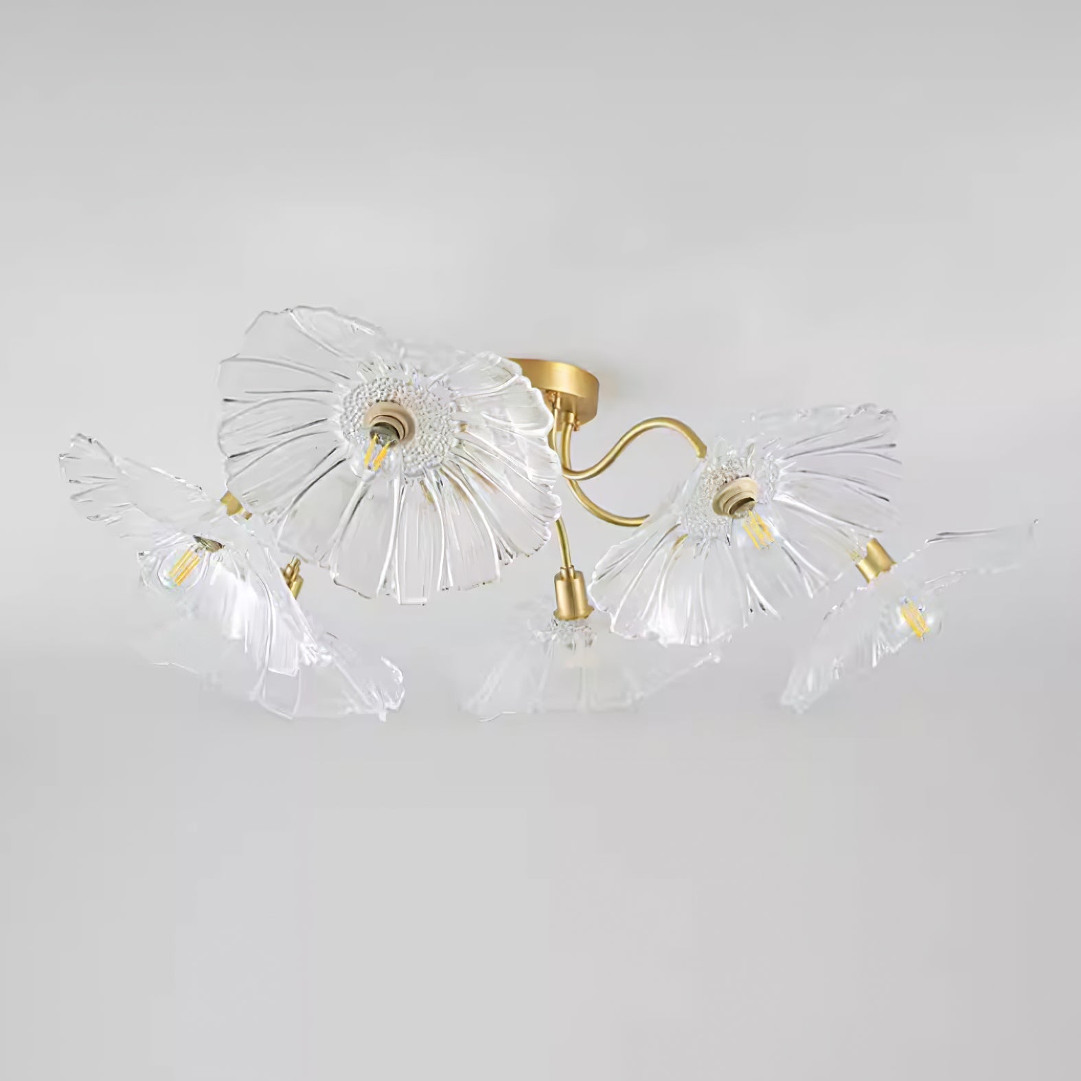 Glazen Plafondlamp met Bladmotief – 3, 5 of 6 Lichtpunten – Gouden Armatuur met Helder of Roze Matglas | Sansoti