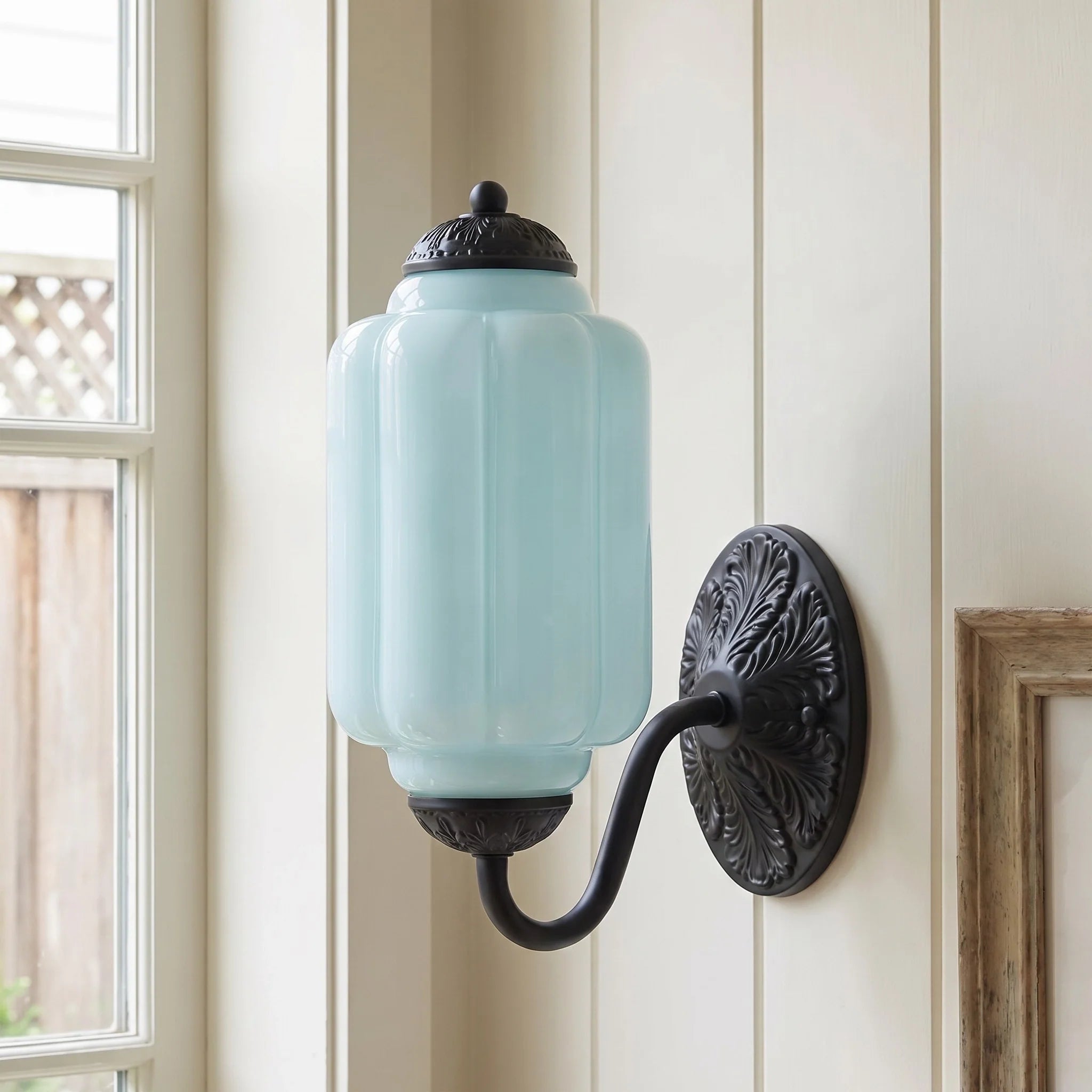 Vintage Wandlamp met Melkglas en Geolied Messing – Klassieke Retro Verlichting voor Hal, Slaapkamer, Woonkamer | Sansoti