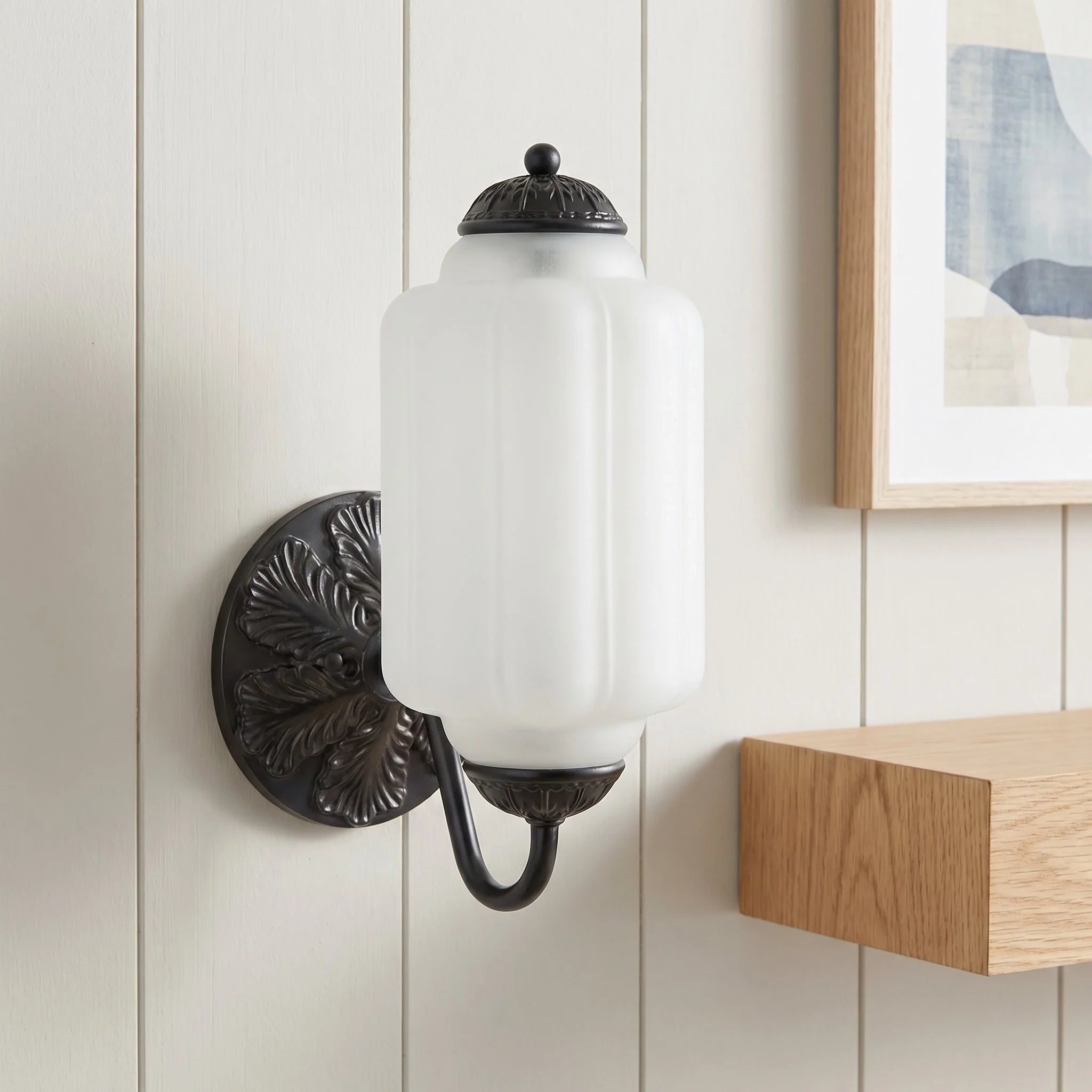 Vintage Wandlamp met Melkglas en Geolied Messing – Klassieke Retro Verlichting voor Hal, Slaapkamer, Woonkamer | Sansoti