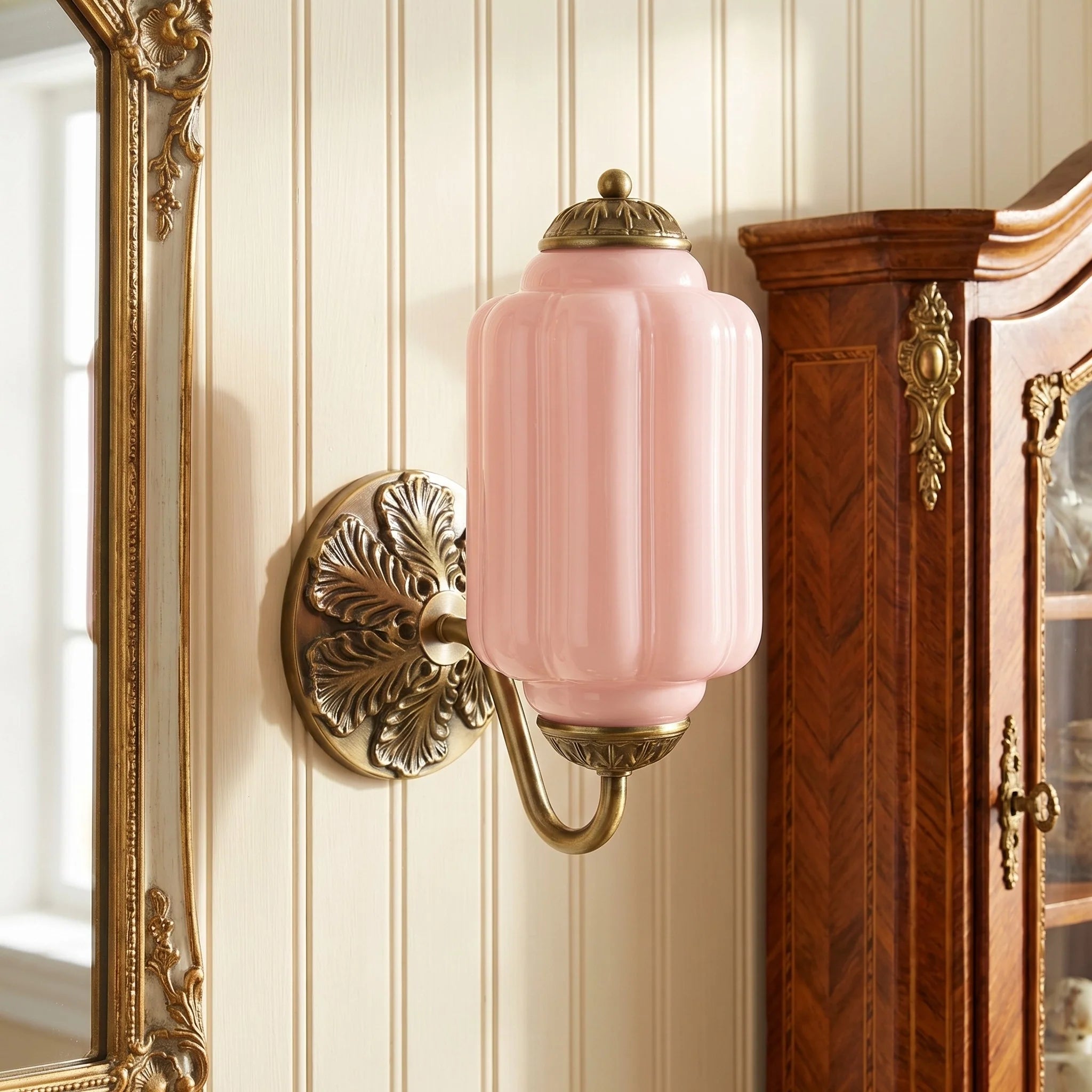 Vintage Wandlamp met Melkglas en Geolied Messing – Klassieke Retro Verlichting voor Hal, Slaapkamer, Woonkamer | Sansoti