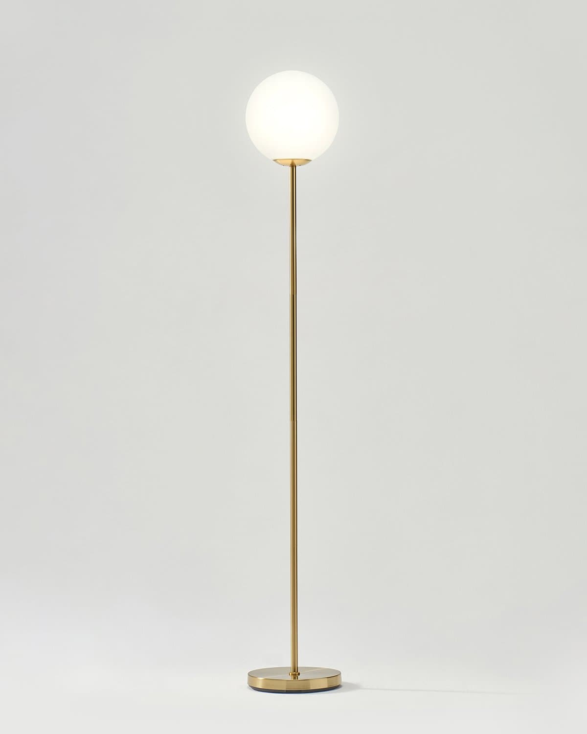 Stehleuchte Messing Mit Glaskugel 165cm Modern Minimalistisch LED | Restfield