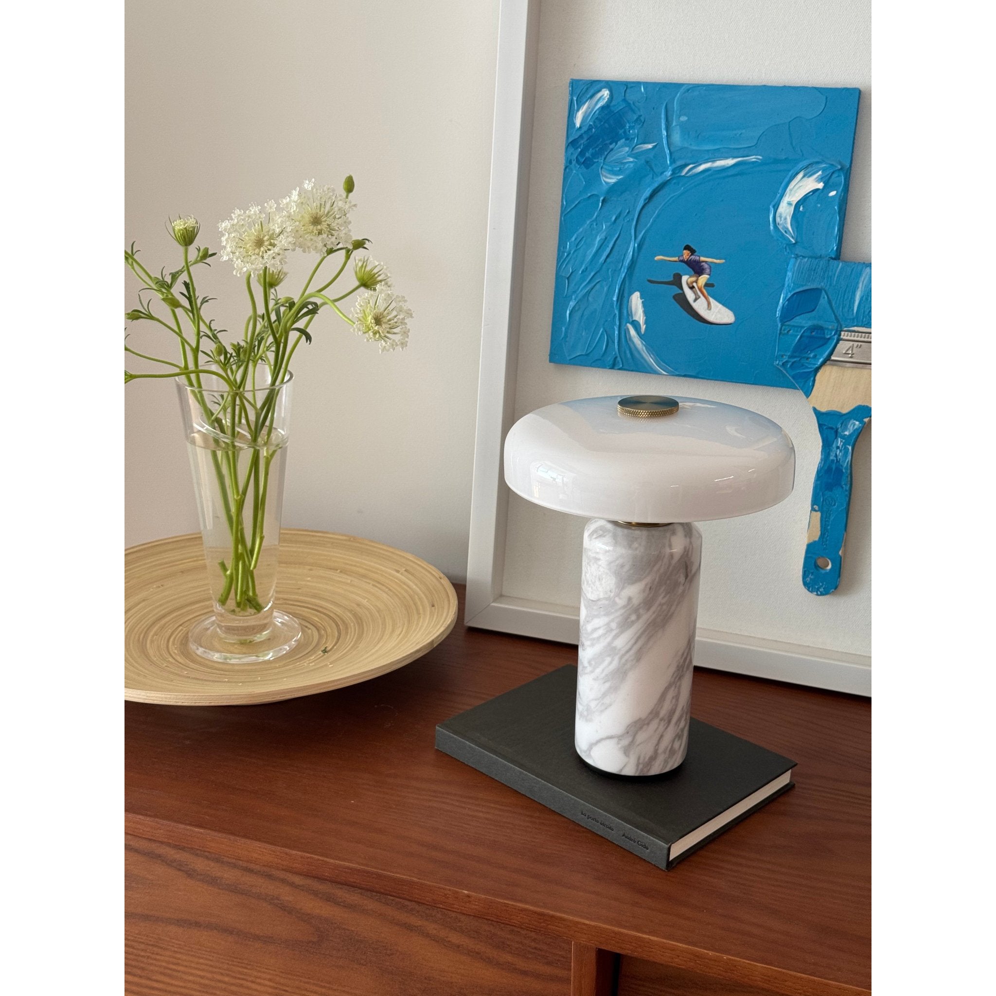 Marmeren Tafellamp met Oplaadbare Batterij – Opaline Glazen Bol & Espresso Marmeren Voet – Touch Dimbaar | Sansoti