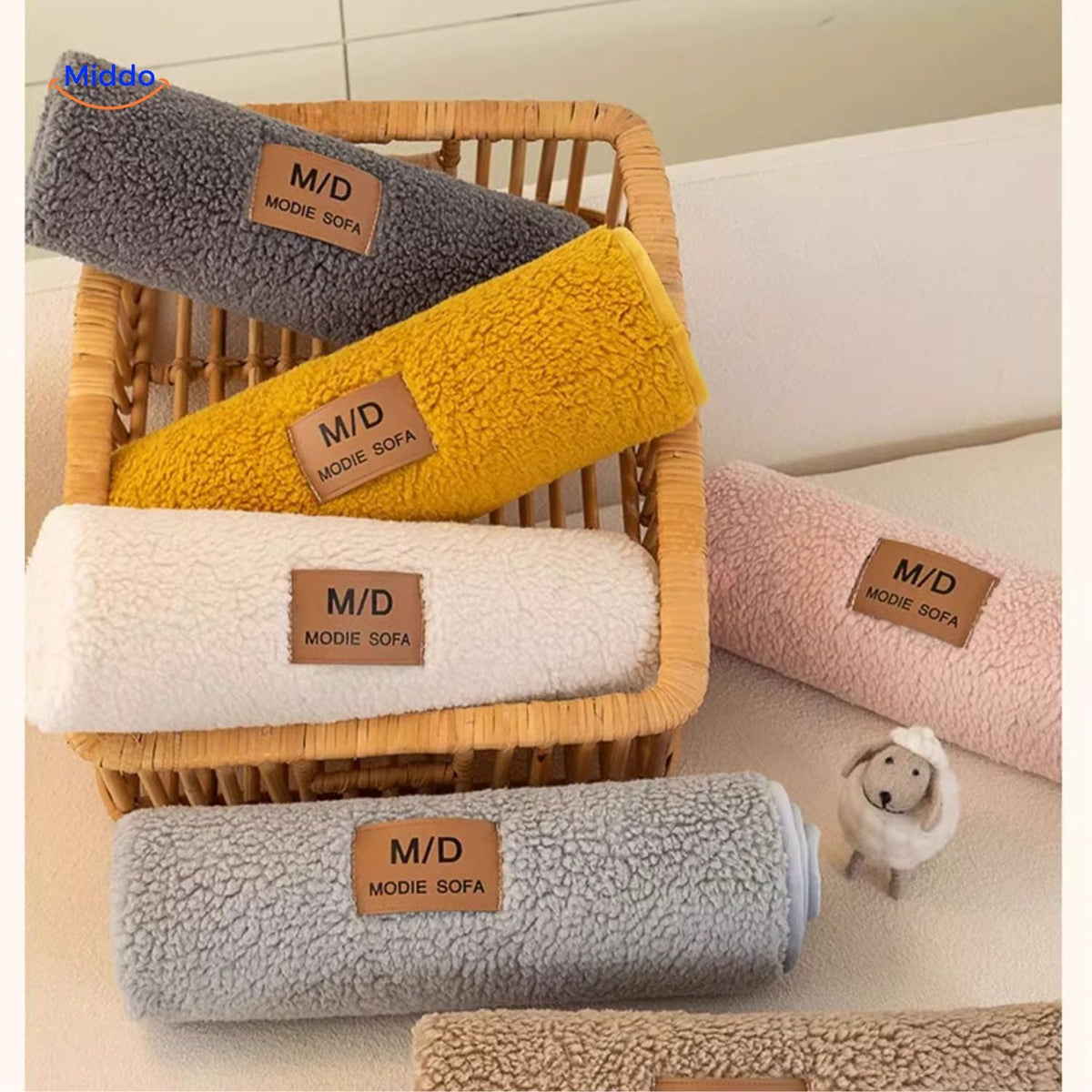 Sofabezug aus Plüsch-Imitatpelz mit rutschfester Sitzschutzauflage für das Wohnzimmer, verschiedene Größen, Kaffee, Beige, Grau, Rosa | Sansoti
