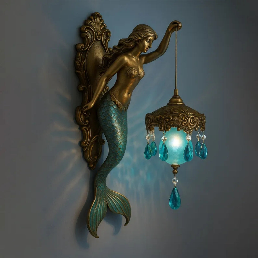 Skulptur-Wandleuchte mit mythologischen Figuren – handgefertigt mit stimmungsvollem Licht für ein behagliches Wohn- und Schlafzimmer | Sansoti