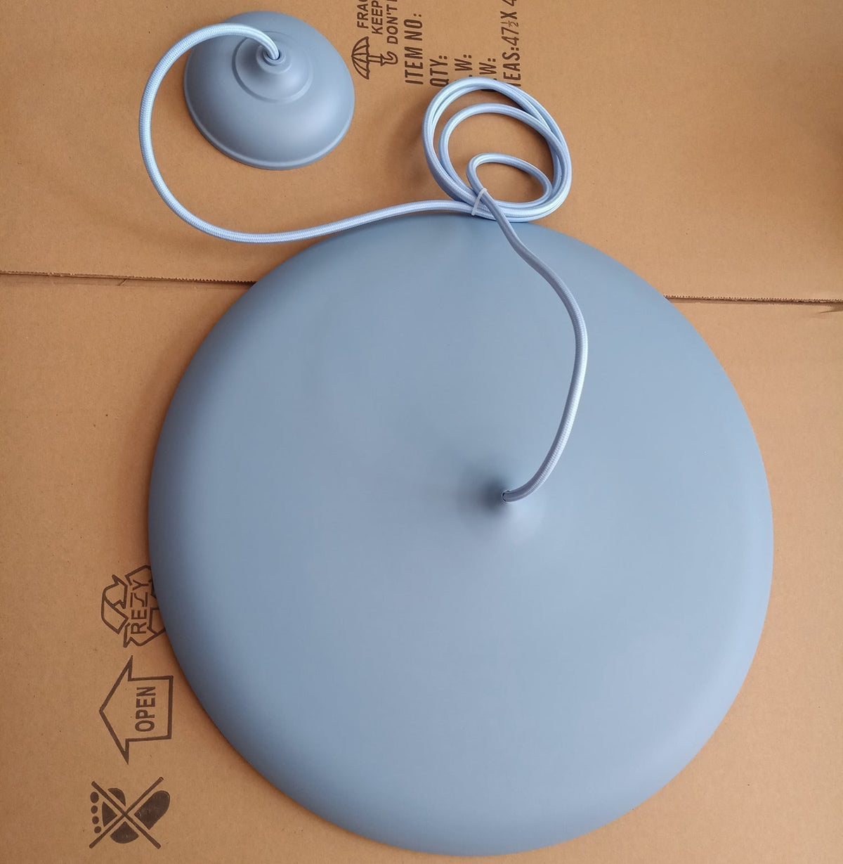Pendelleuchte aus Metall und Acryl, dimmbar, für Kücheninsel, Esstisch und Wohnzimmer, Pastellfarben, minimalistisches Design | Sansoti